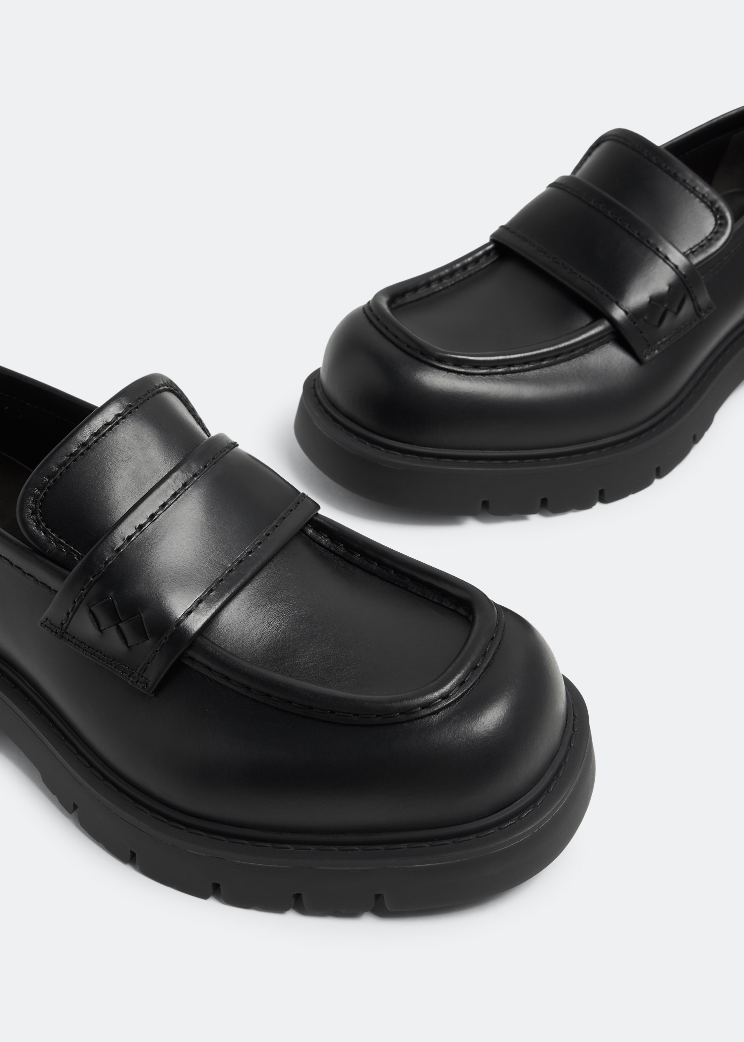 BOTTEGA VENETA ブラックローファー ブラックアステア ローファー| Bottega Veneta® 日本