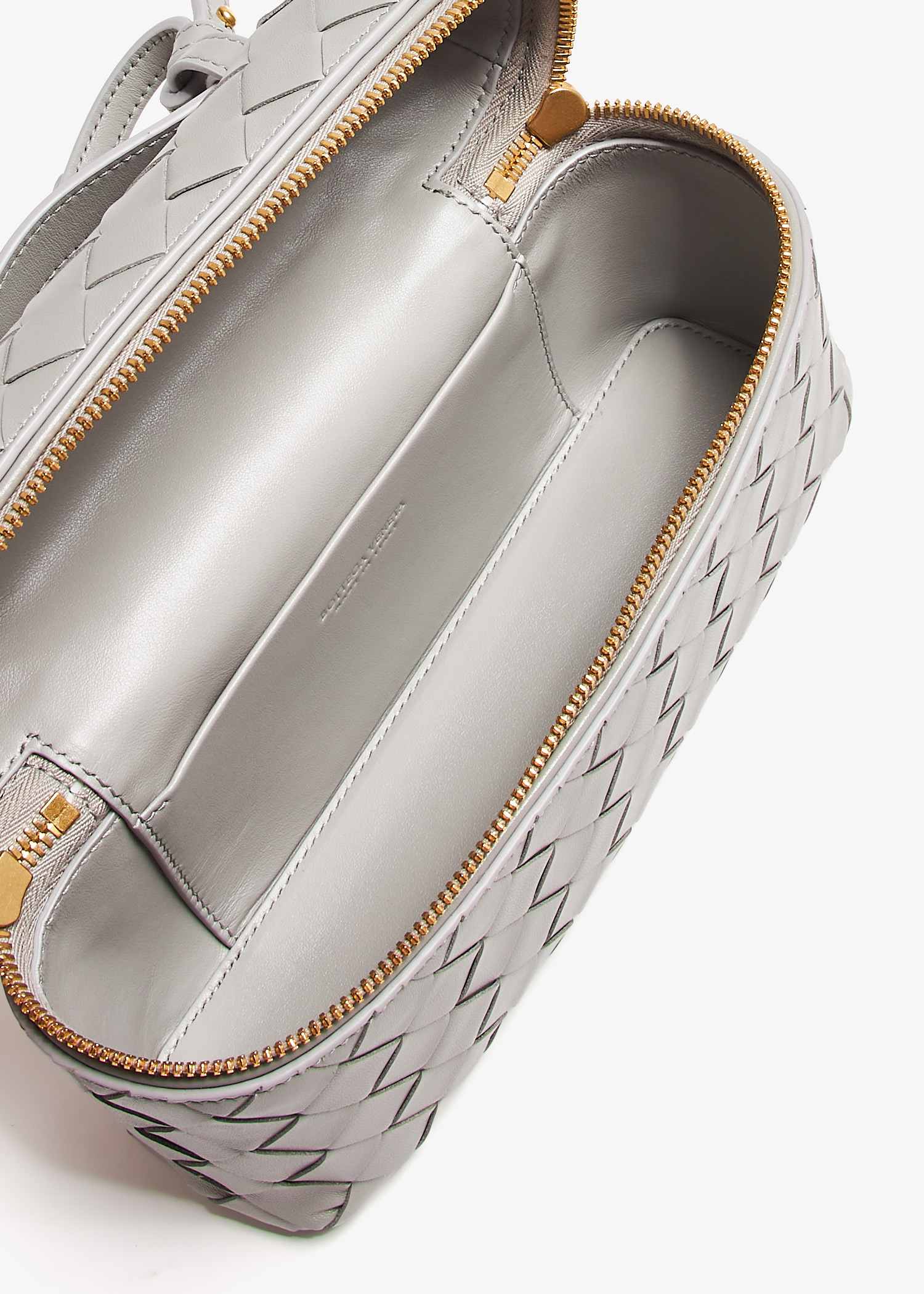 BOTTEGA VENETA Intrecciato エスパドリーユ BOTTEGA VENETA Loop intrecciato leather shoulder bag | NET-A