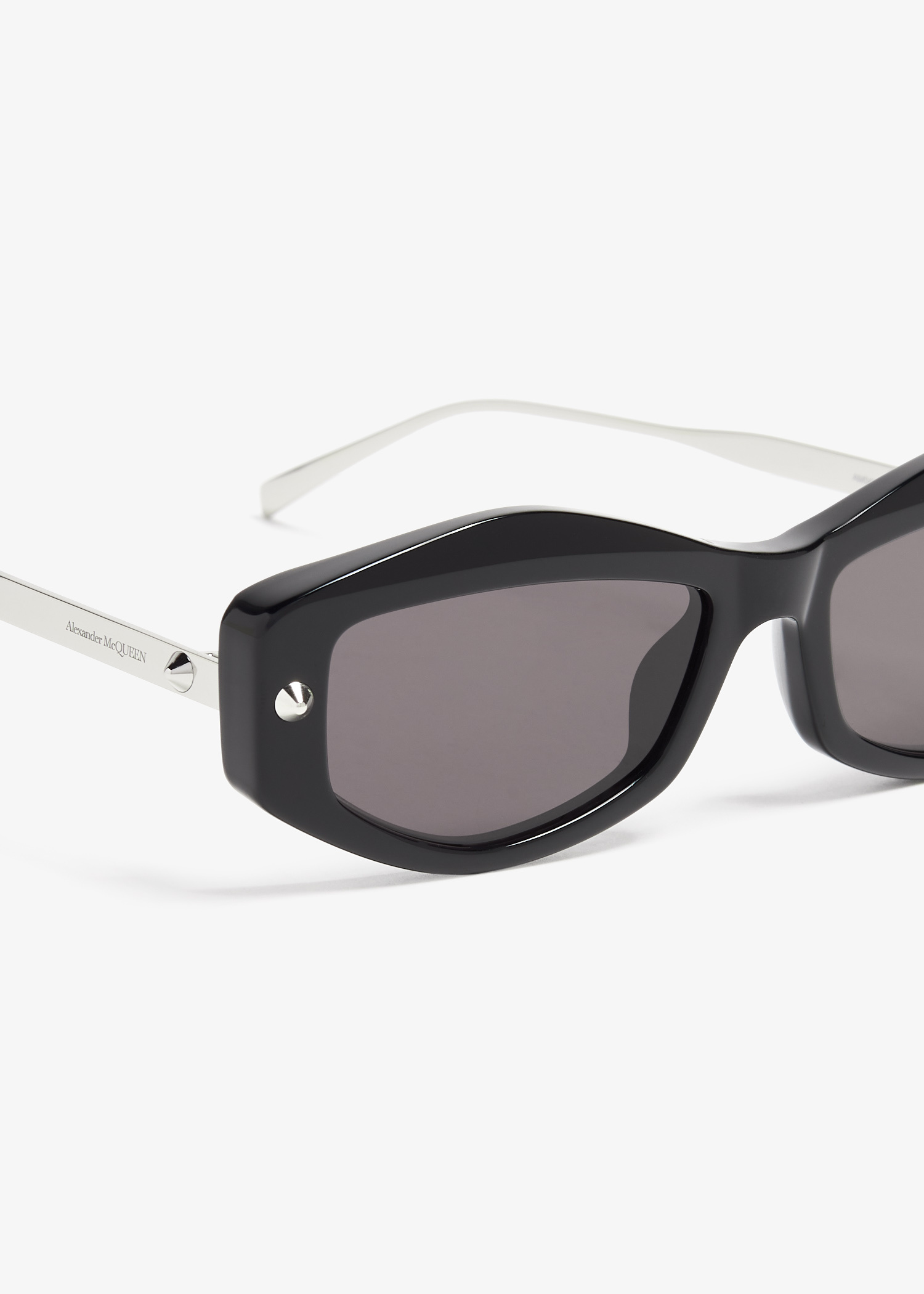 サングラス ALEXANDER MCQUEEN Black Acetate Spike Studs Sunglasses McQueen Spike Studs 53MM Square Acetate Sunglasses | Saks
