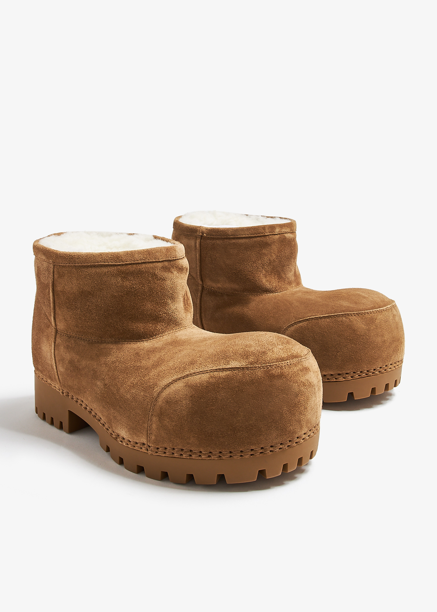 【balenciaga】Alaska Fur ブーティ Balenciaga Alaska Faux Fur Booties | Saks Fifth Avenue