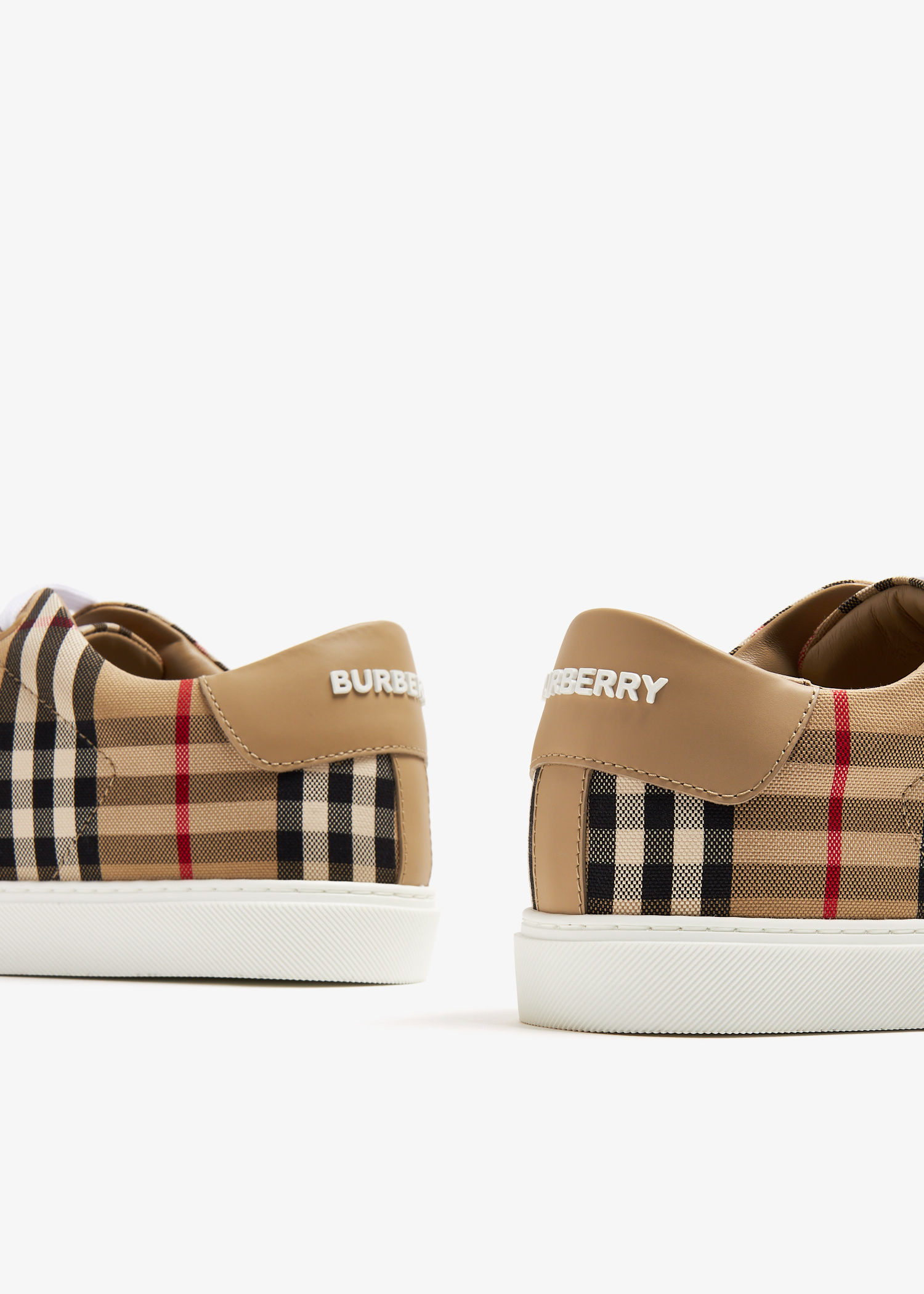 スニーカー Burberry FW25 Embroidered canvas sneakers (8049777 A7026) Embroidered canvas sneakers – G&B