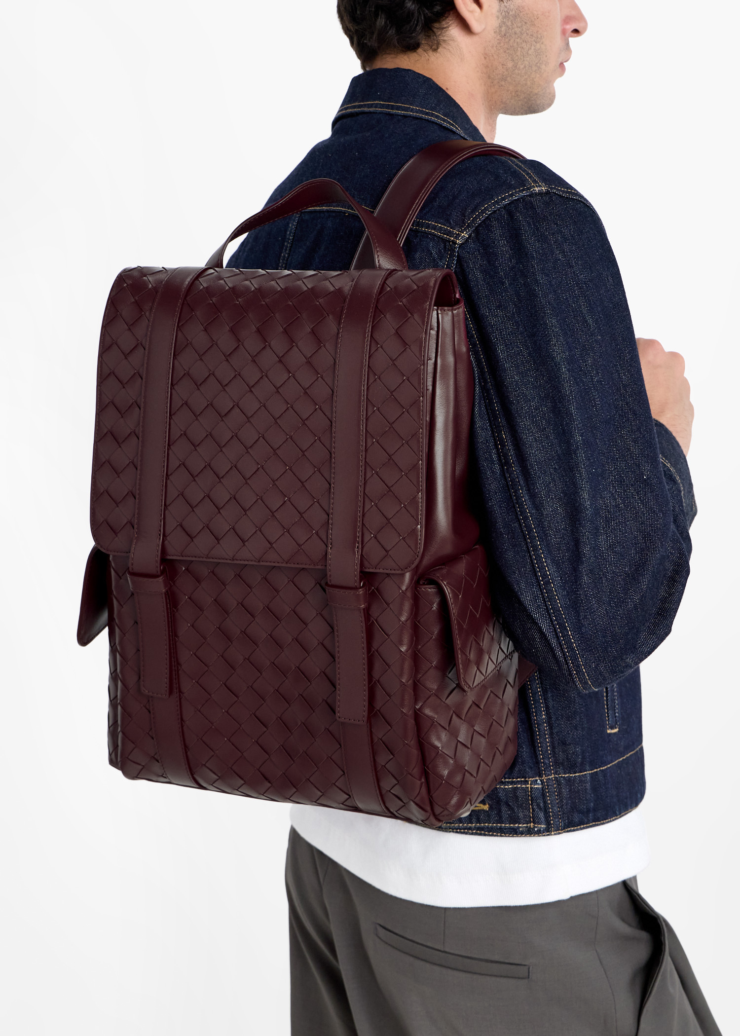 Bottega Veneta Intrecciato Backpack Wine Red Leather Buy Bottega Veneta Burgundy Classic Medium Intrecciato  main image 4