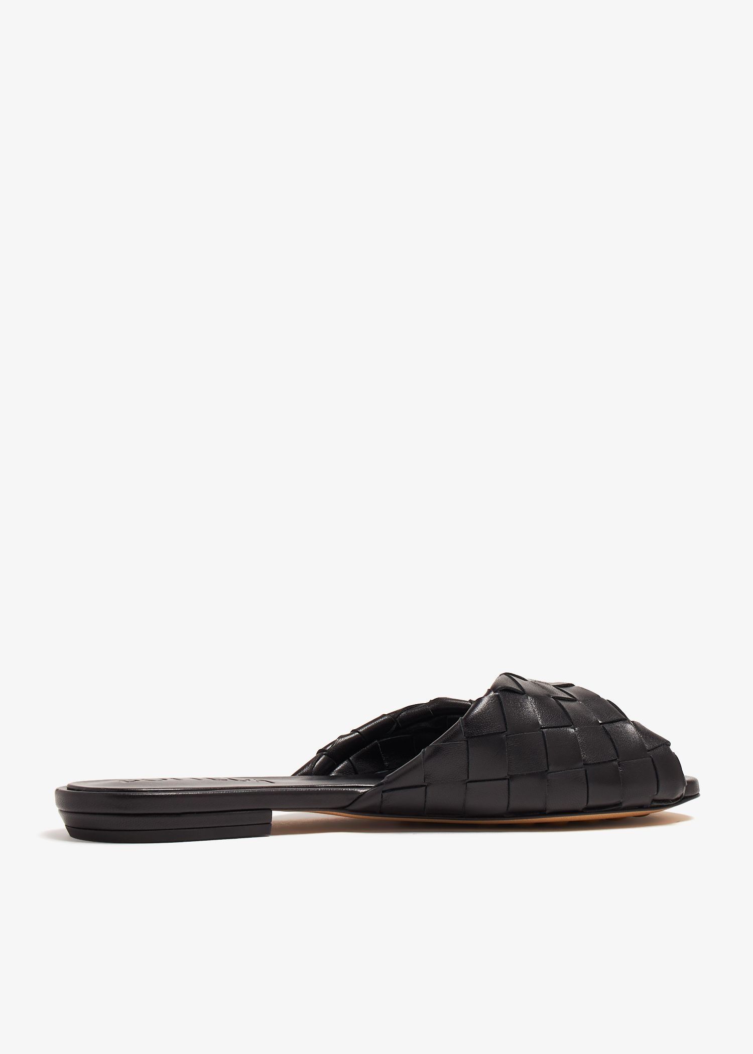 Bottega Veneta Blink flat sandals for Women - Black in UAE