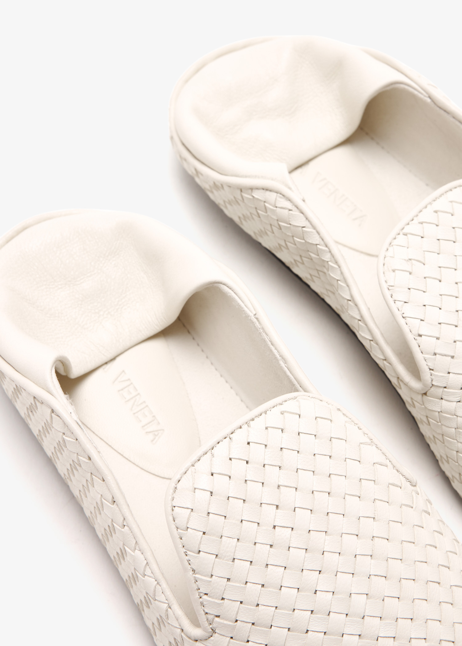Bottega Veneta Adamo slippers for Women - White in UAE
