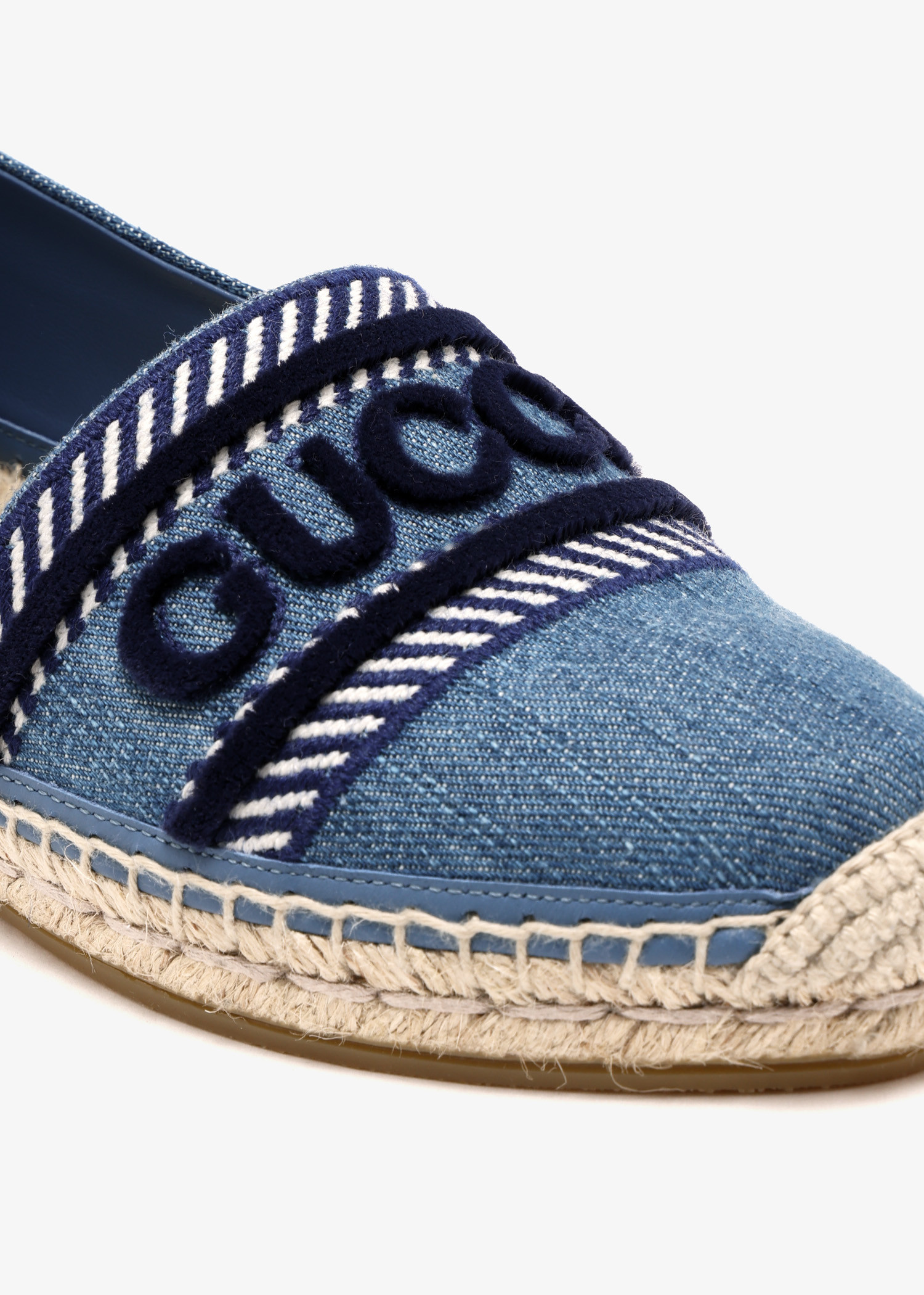Gucci interlocking G
Espadrilles in blue denim size 8 made in Spain Gucci Blue & Ivory Washed Organic GG Jacquared Denim Flat  main image 2
