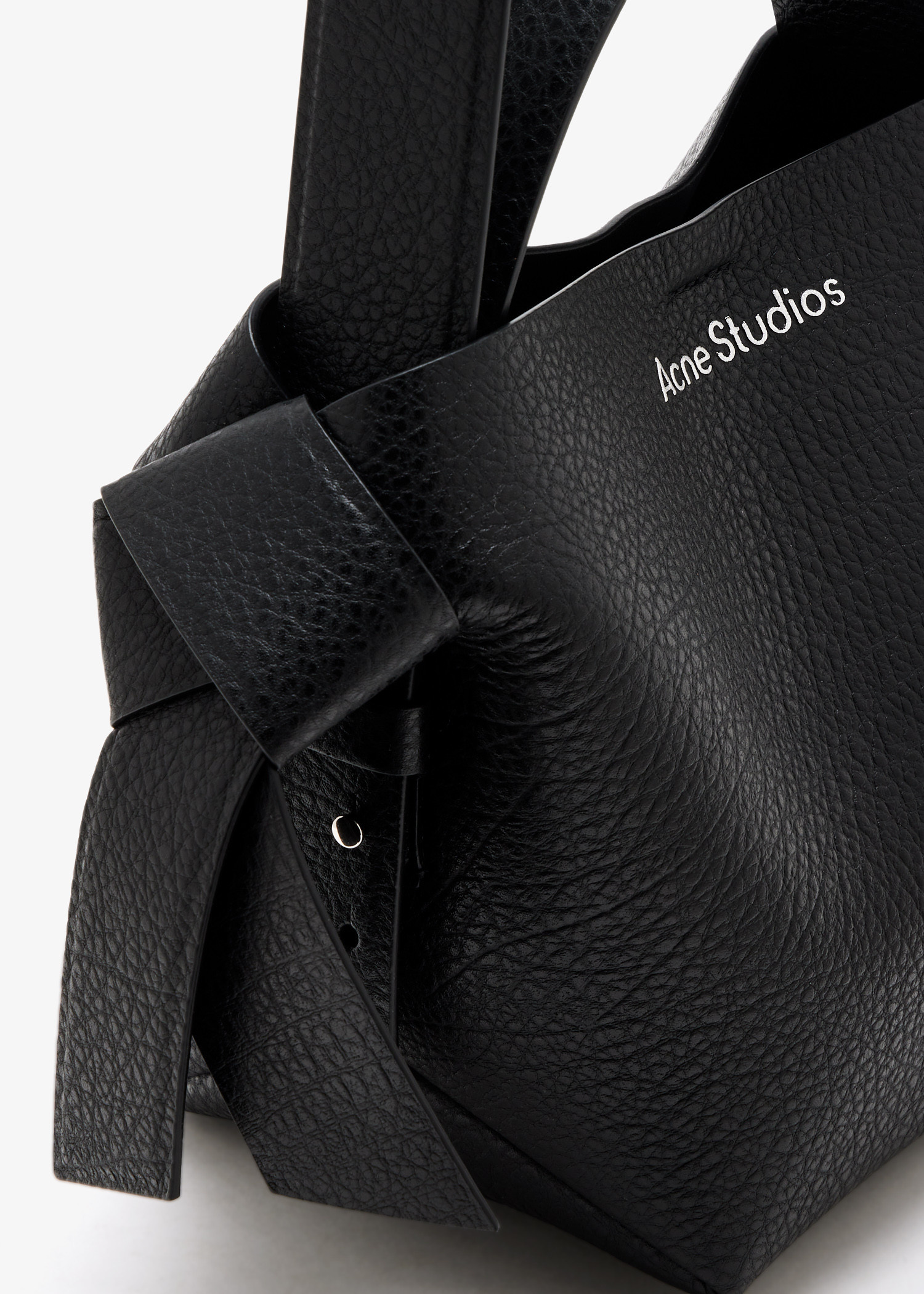 ★Acne Studios★ Musubi A10352 900 Matte Leather Shoulder Ba Acne Studios - Musubi Shoulder Bag in Black – Stoy