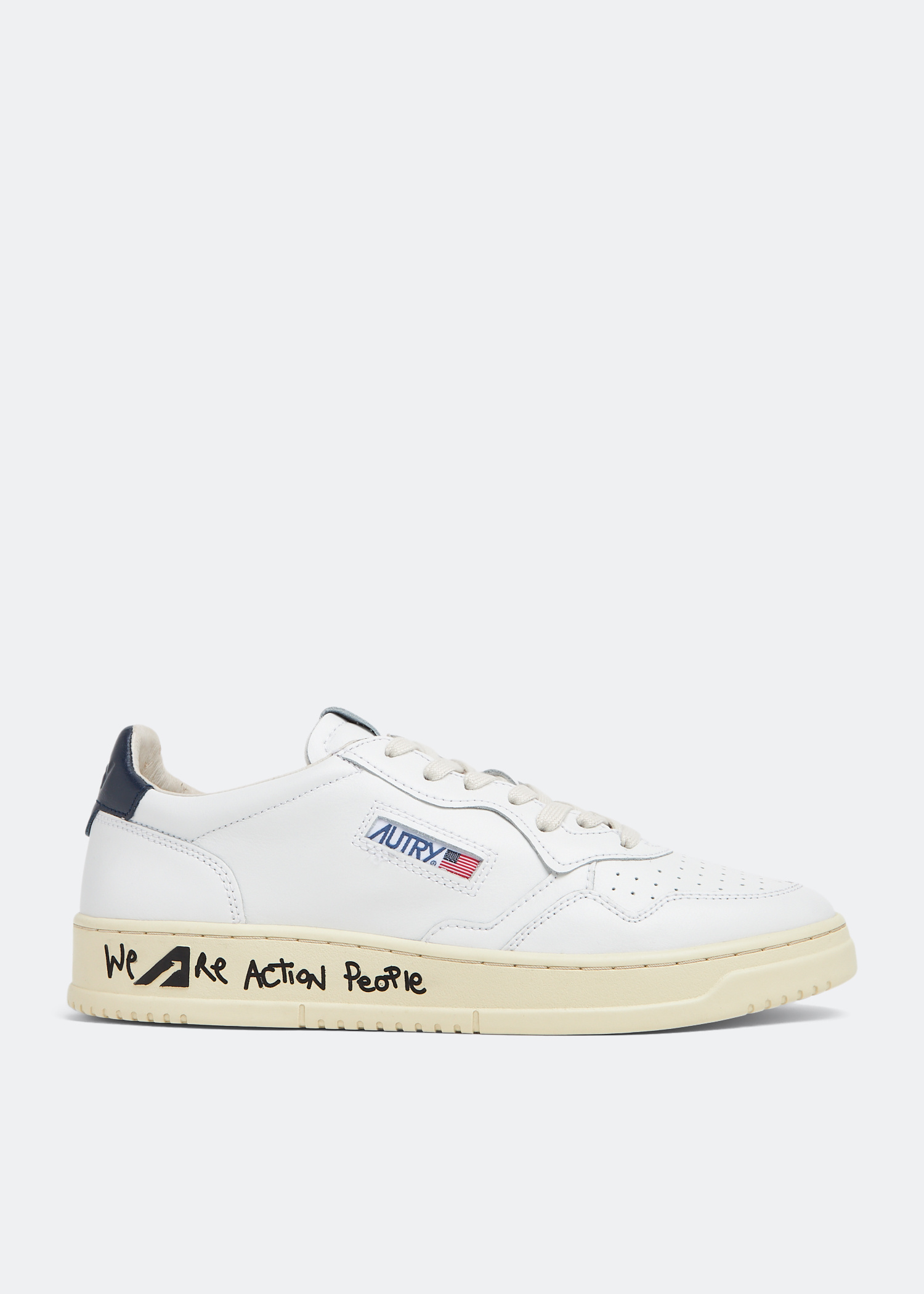 【関税&送料込】Autry Medalist Low Sneaker Autry Medalist low sneakers for Men - White in UAE | Level Shoes