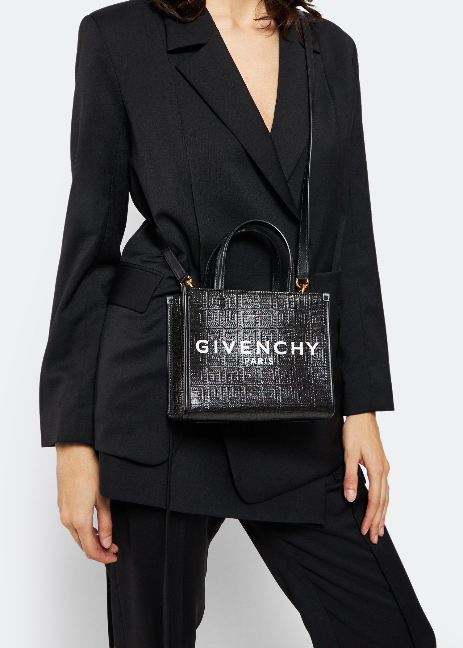 GIVENCHY BB50THB1QCVOYOU070 関税送料込 351017471_1.jpg