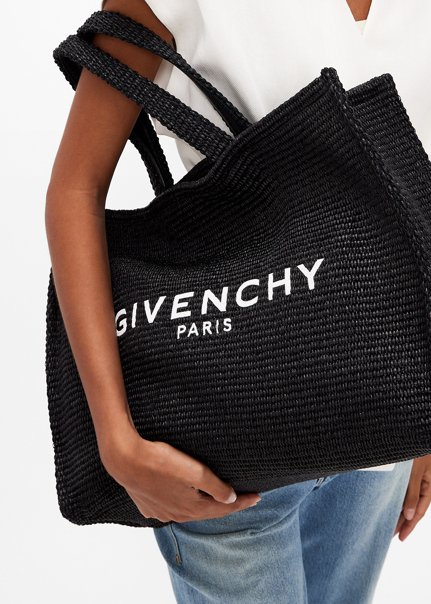GIVENCHY BB50WGB00D001 関税送料込 Givenchy Medium G-Tote bag for Women - Black in UAE | Level