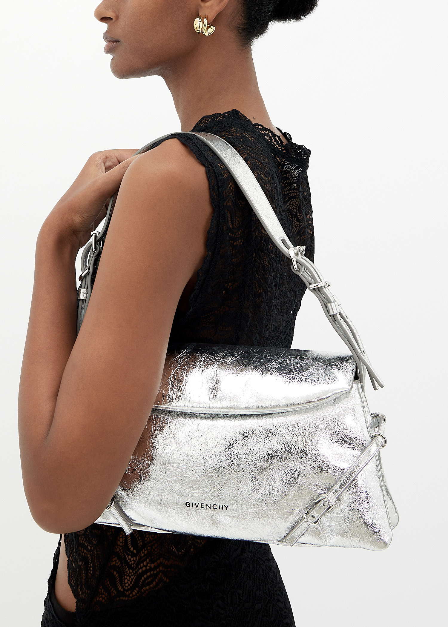 【送料&関税込】Givenchy Lilac Leather PA¢ Tit Voyou Shoulde Voyou pouch in aged leather in - beige/brown | Givenchy ES