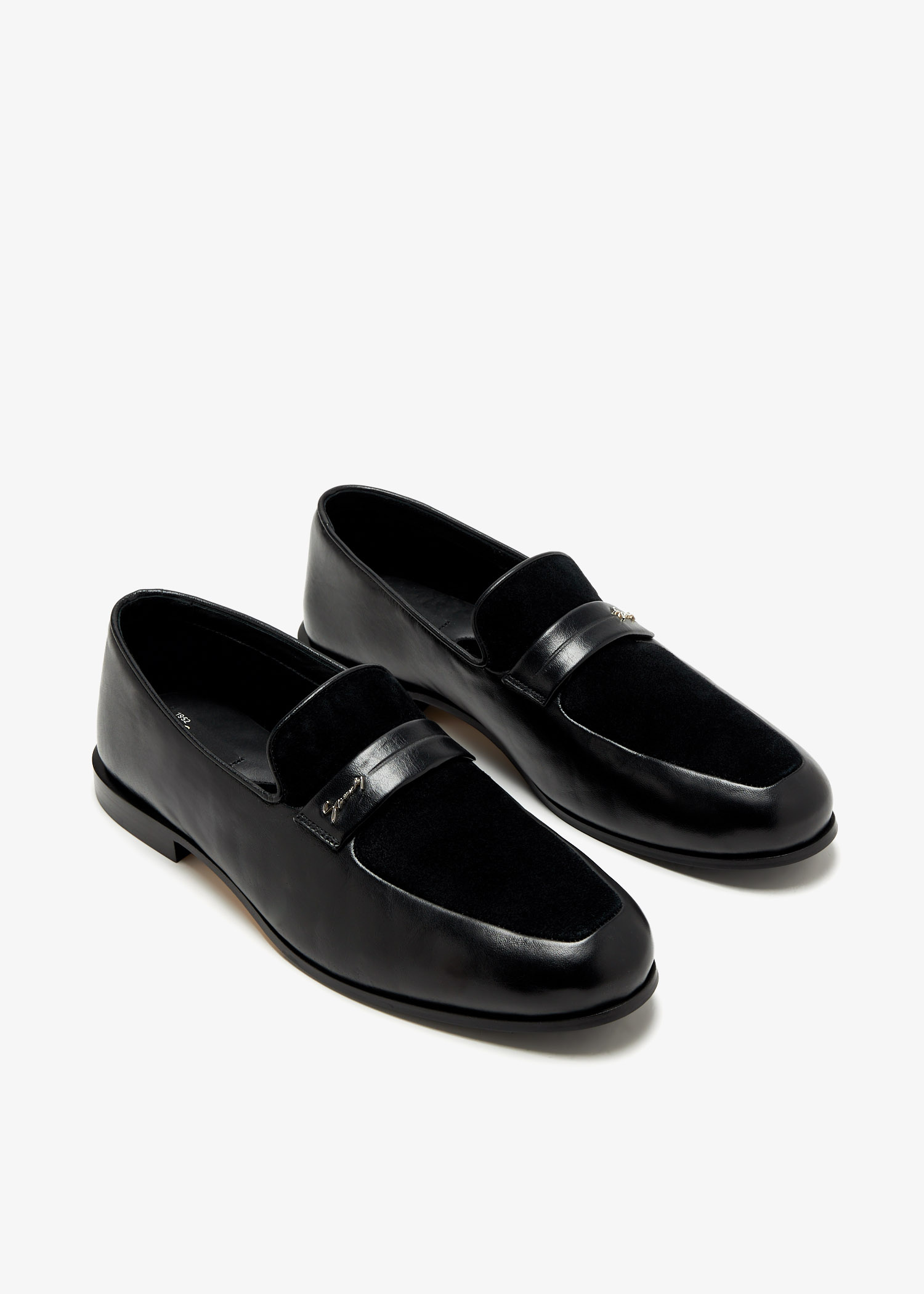 Givenchy Show loafers for Men - Black in UAE | Level Shoes