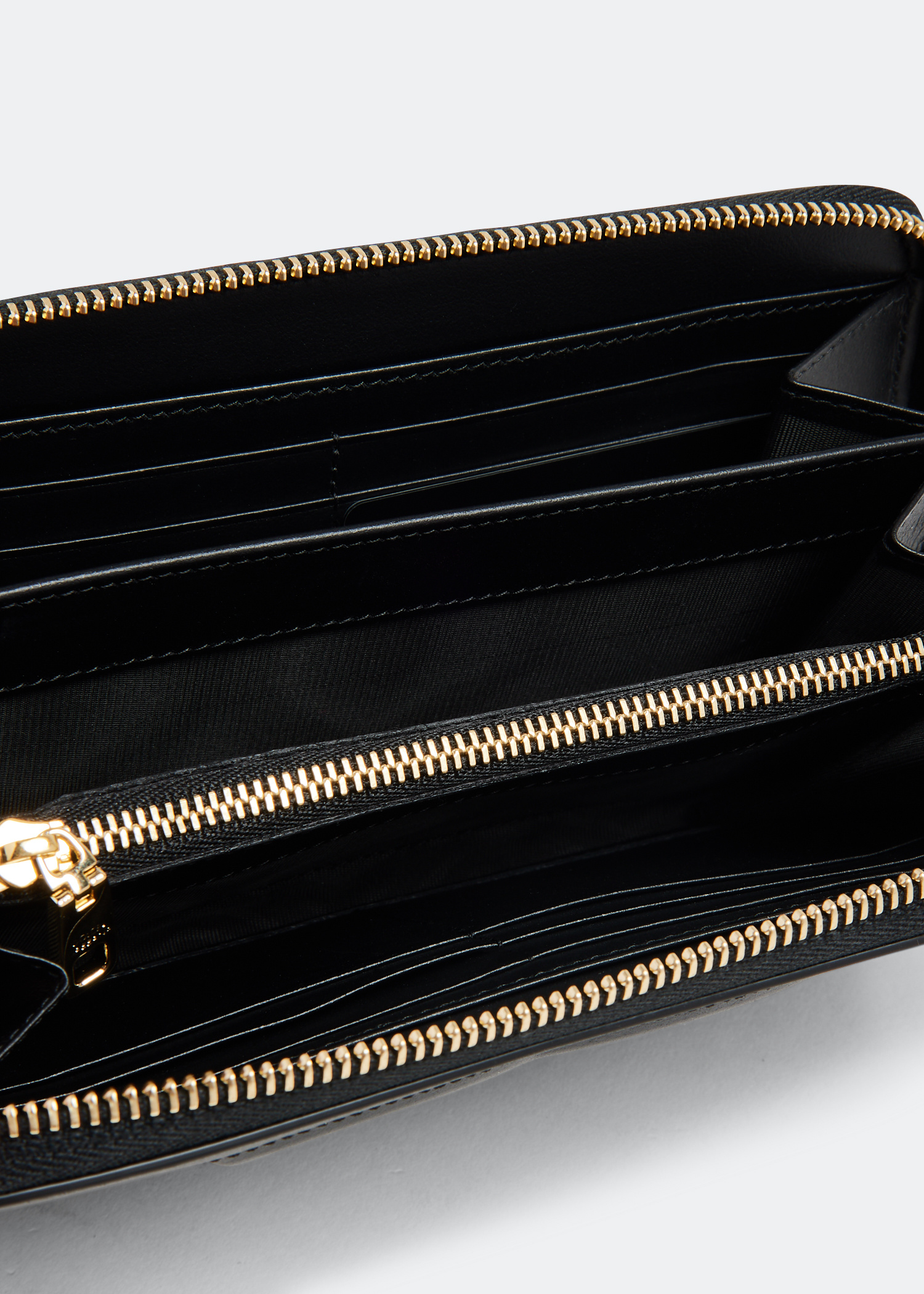 【関税＆送料込み】Dolce & Gabbana Dg Logo Leather Zip-Arou Calfskin zip-around DG Logo wallet in Black for Women