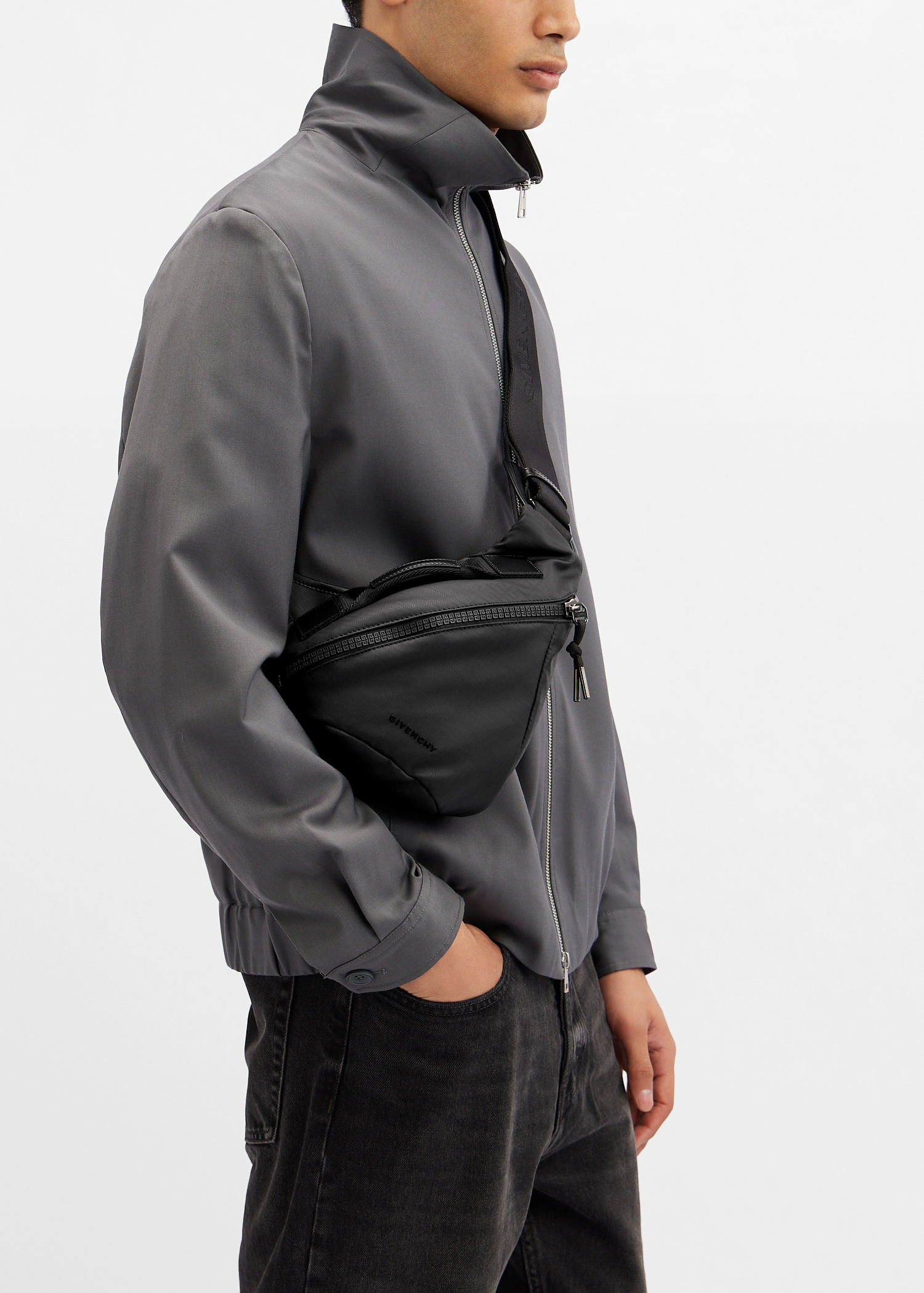 【関税込み】GIVENCHY SMALL G-ZIP TRIANGLE BAG 20146111_45311890_600.jpg