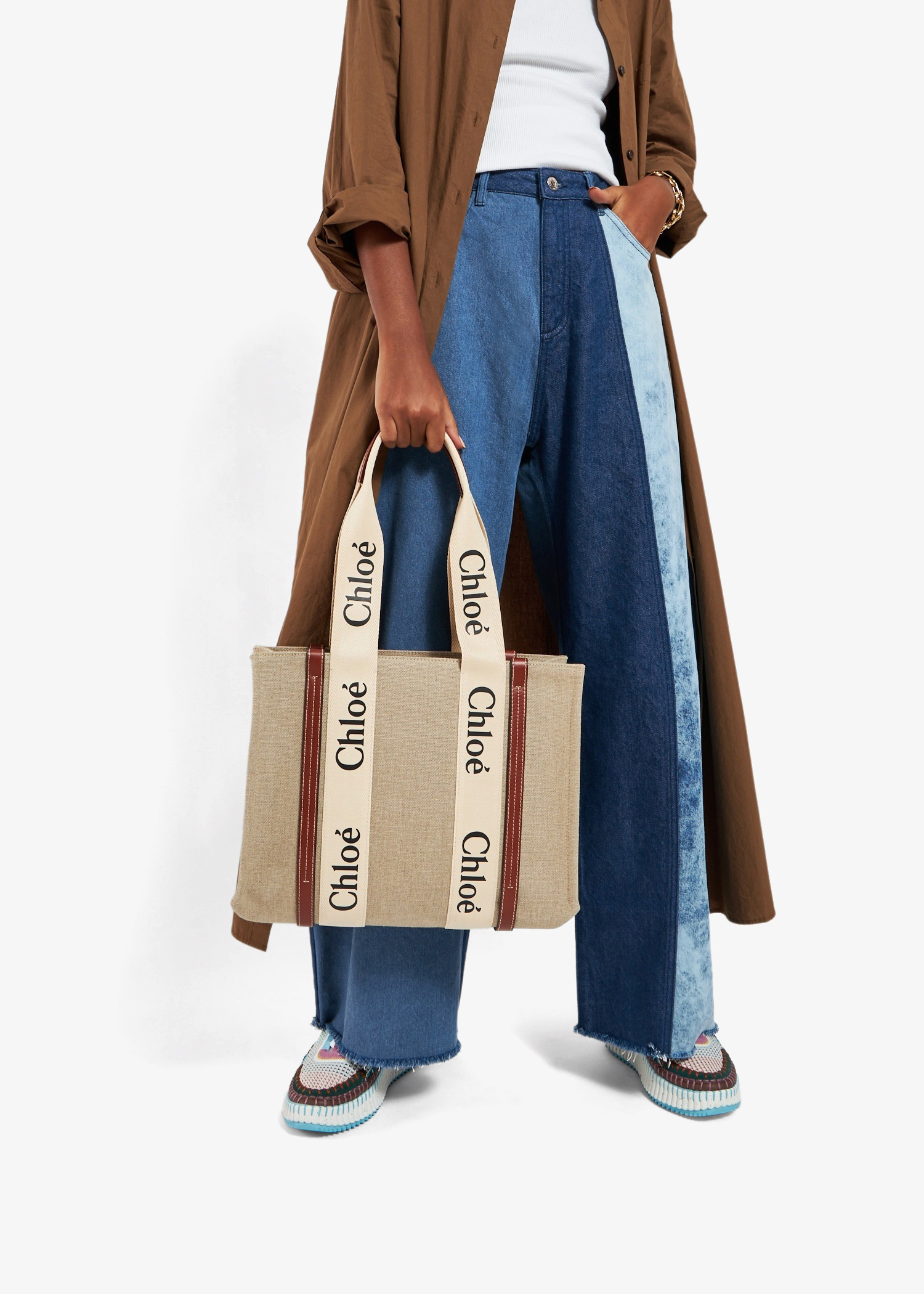 Chloé Woody medium tote bag for Women - Beige in UAE | Level