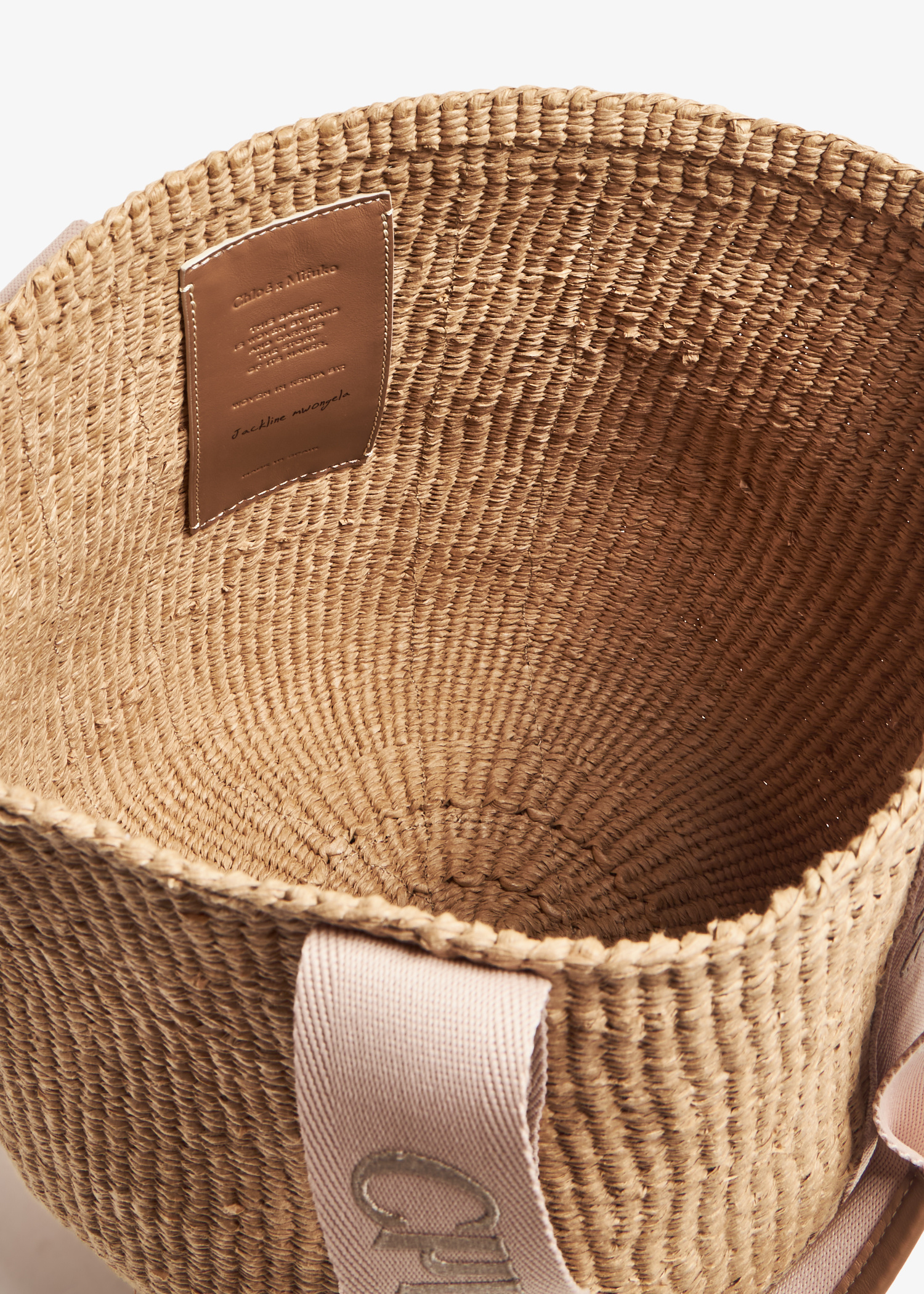 Chloé Large Woody basket bag for Women - Beige in UAE
