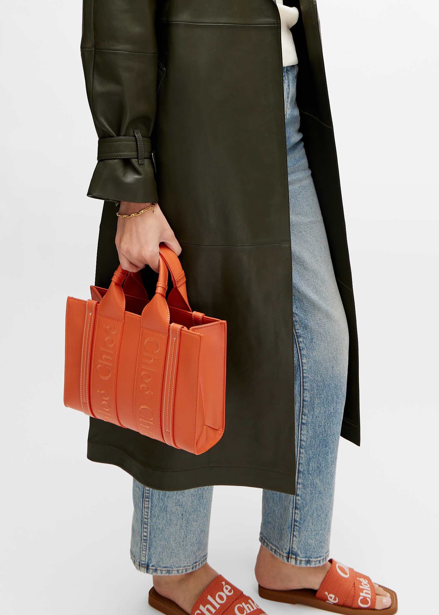 CHLOE｜TOTEBAGS (CHC23SS420I60 247) Chloé Small Woody Tote Bag In Linen in Cement pink | Chloé CA