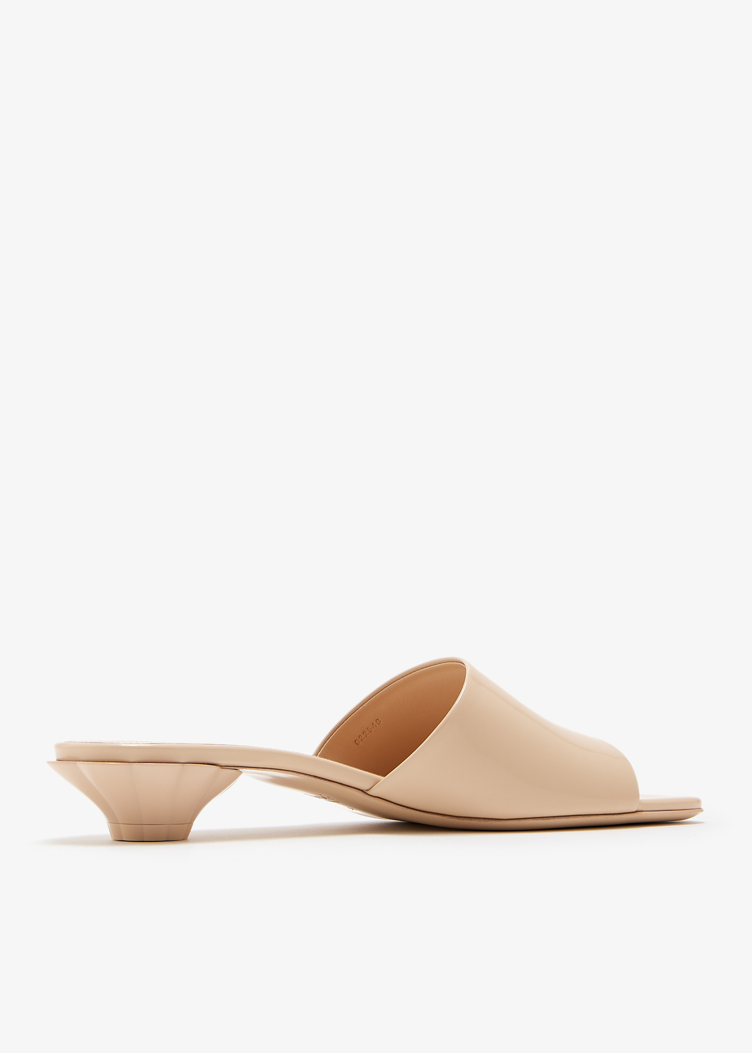 Chloé Flower sandals for Women - Beige in UAE | Level Shoes