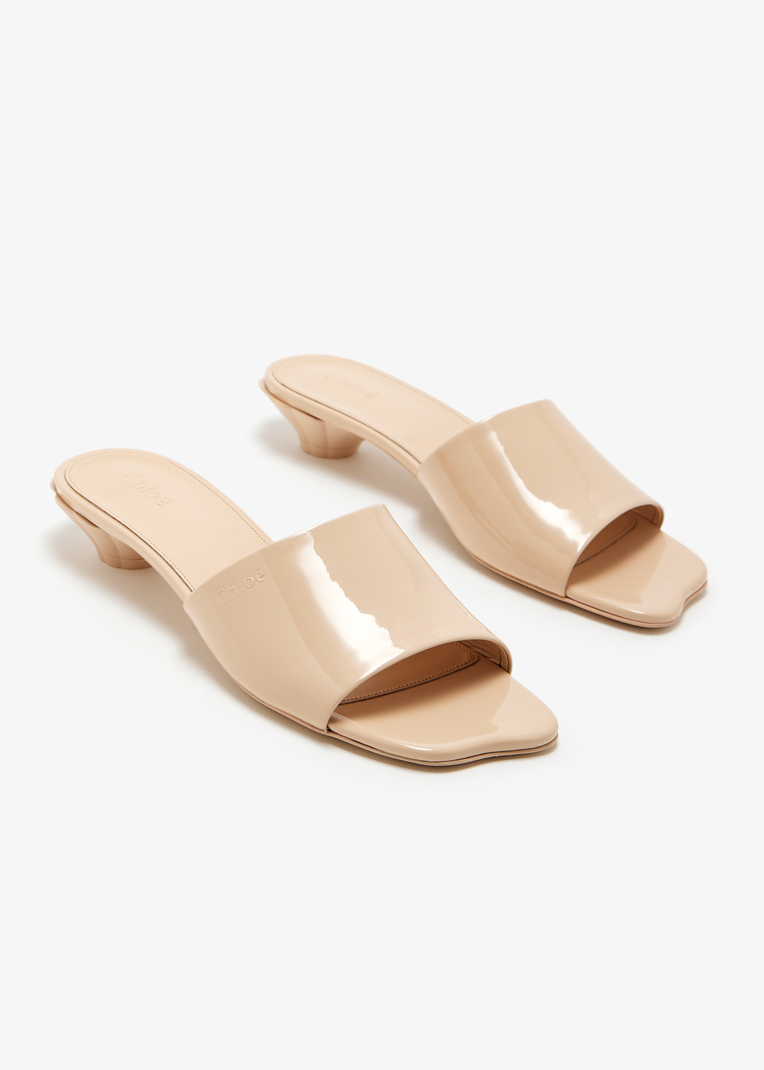 Chloé Flower sandals for Women - Beige in UAE | Level Shoes