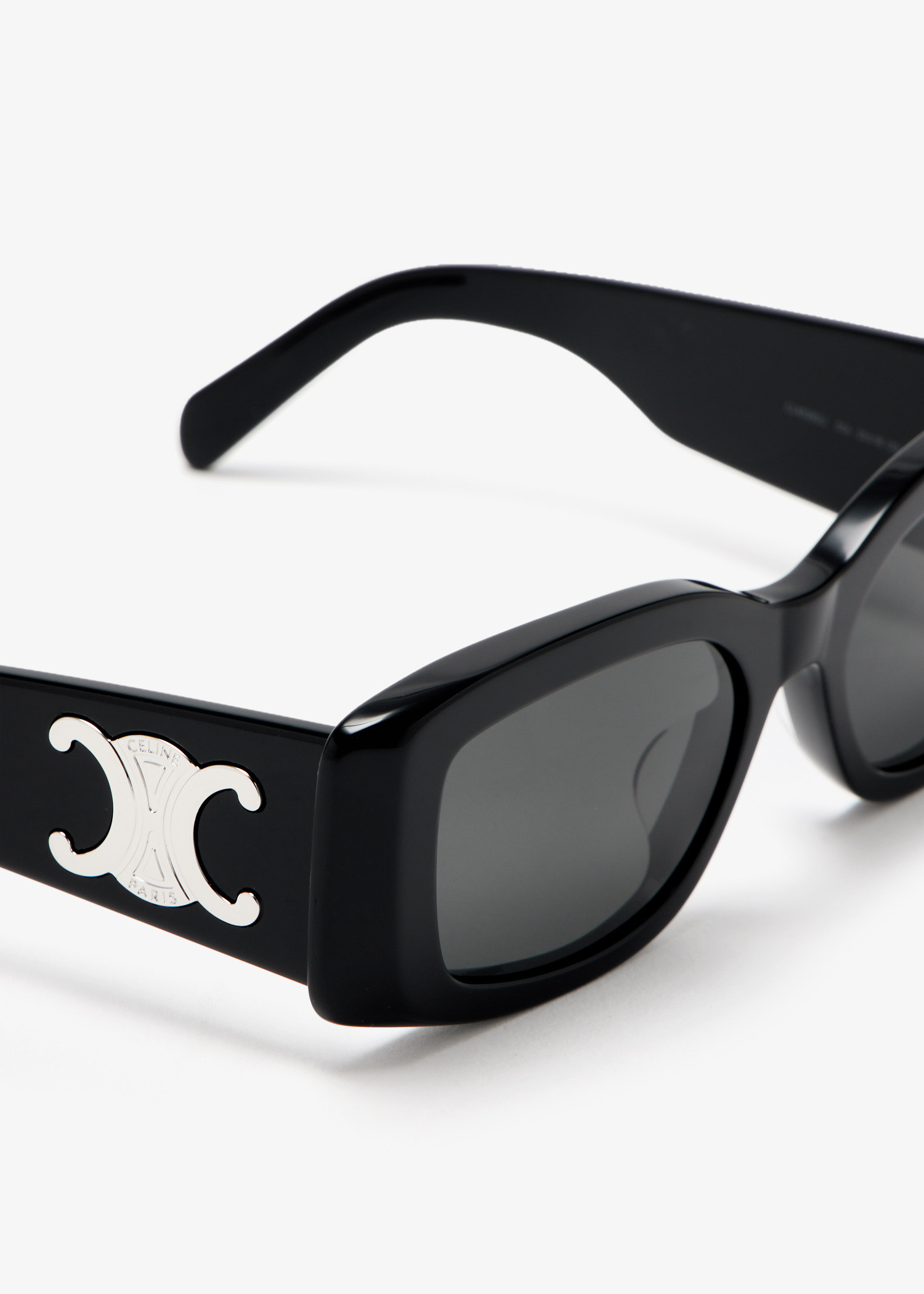 【送料&関税込】Celine Maxi Triomphe Cl40282u - Black Sungla Sunglasses CELINE Maxi triomphe CL40282U 01A 53-18 Black in