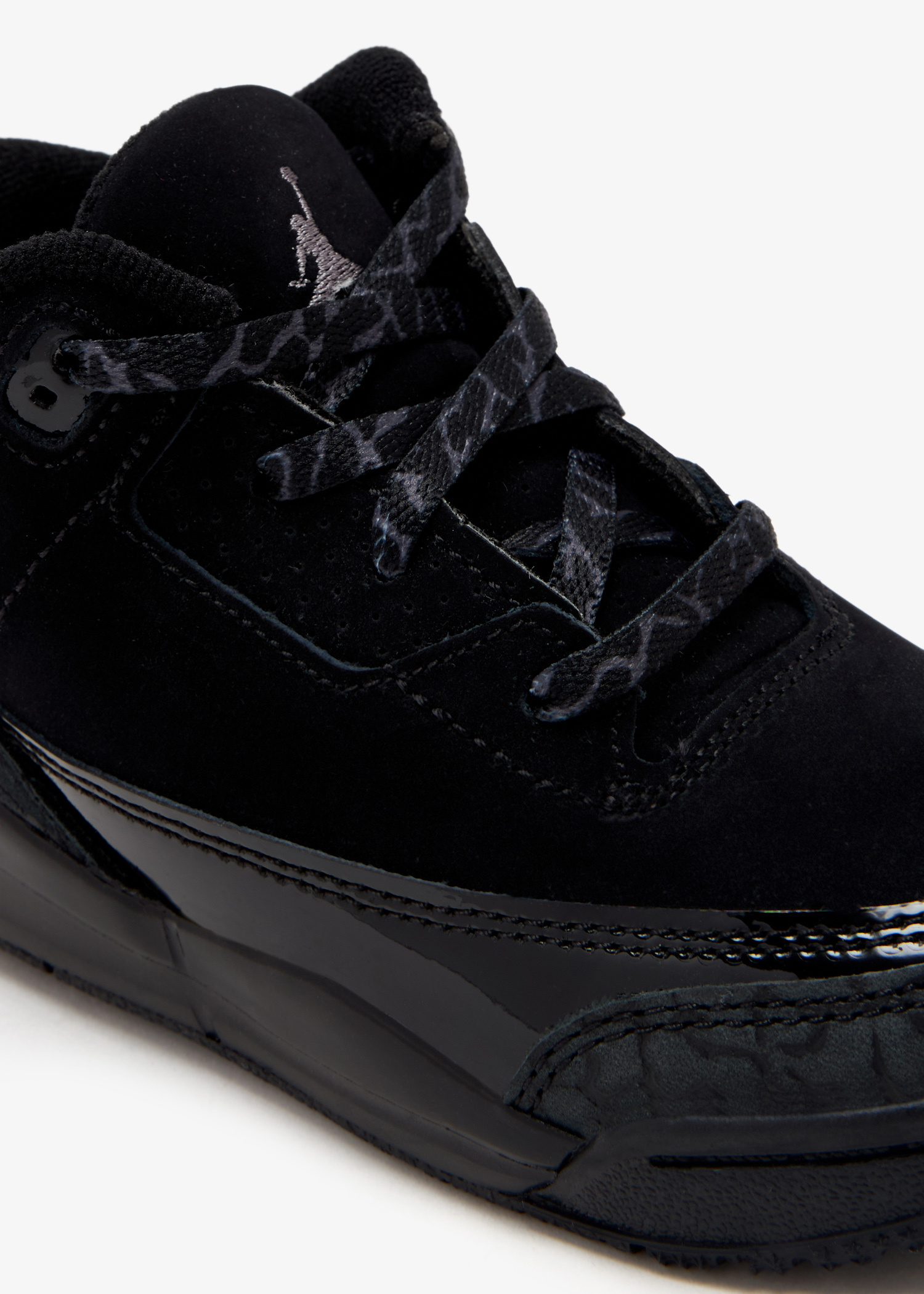 靴 Nike Air Jordan 3 Retro \"Black Cat\" Air Jordan 3 Retro 'Black Cat' 2025 — Kick Game