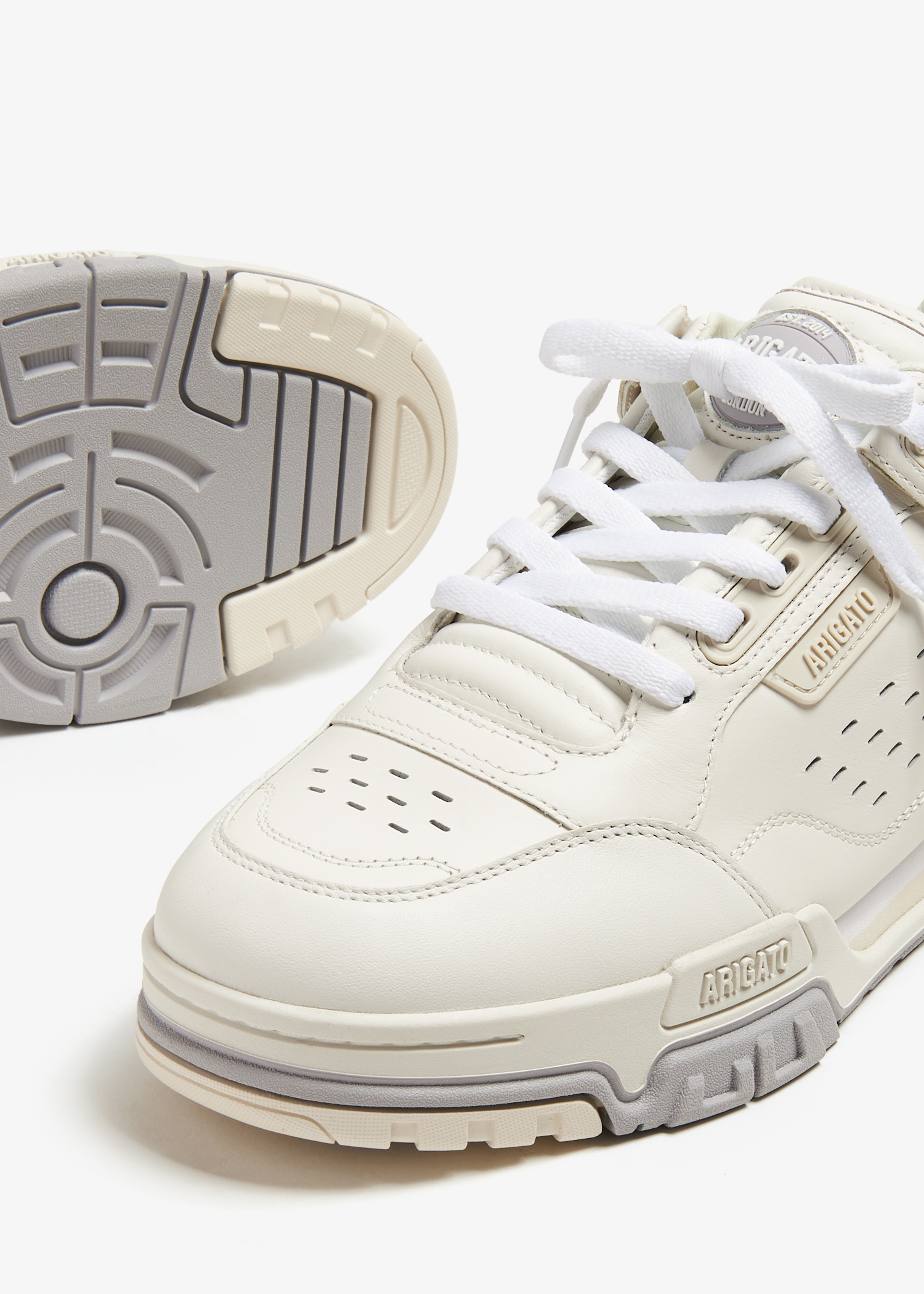 【関税込み】Axel Arigato ホワイト＆グリーン Onyx スニーカー Axel Arigato Onyx Sneaker White/Green at CareOfCarl.com
