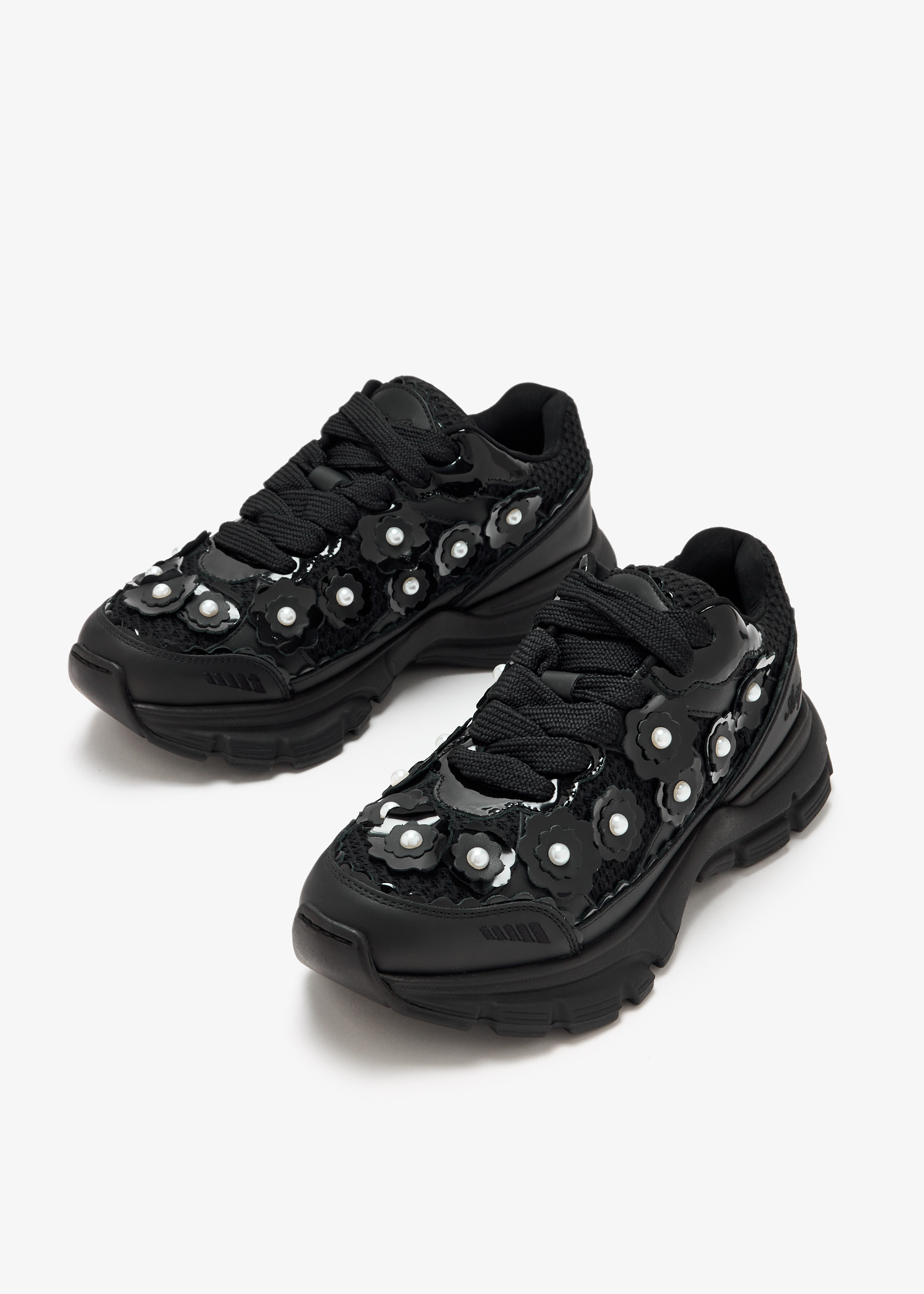 【関税込み】Marathon Flwr Sneakers - Axel Arigato - Leather Axel Arigato Marathon Flwr Runner Sneakers | Black | FARFETCH