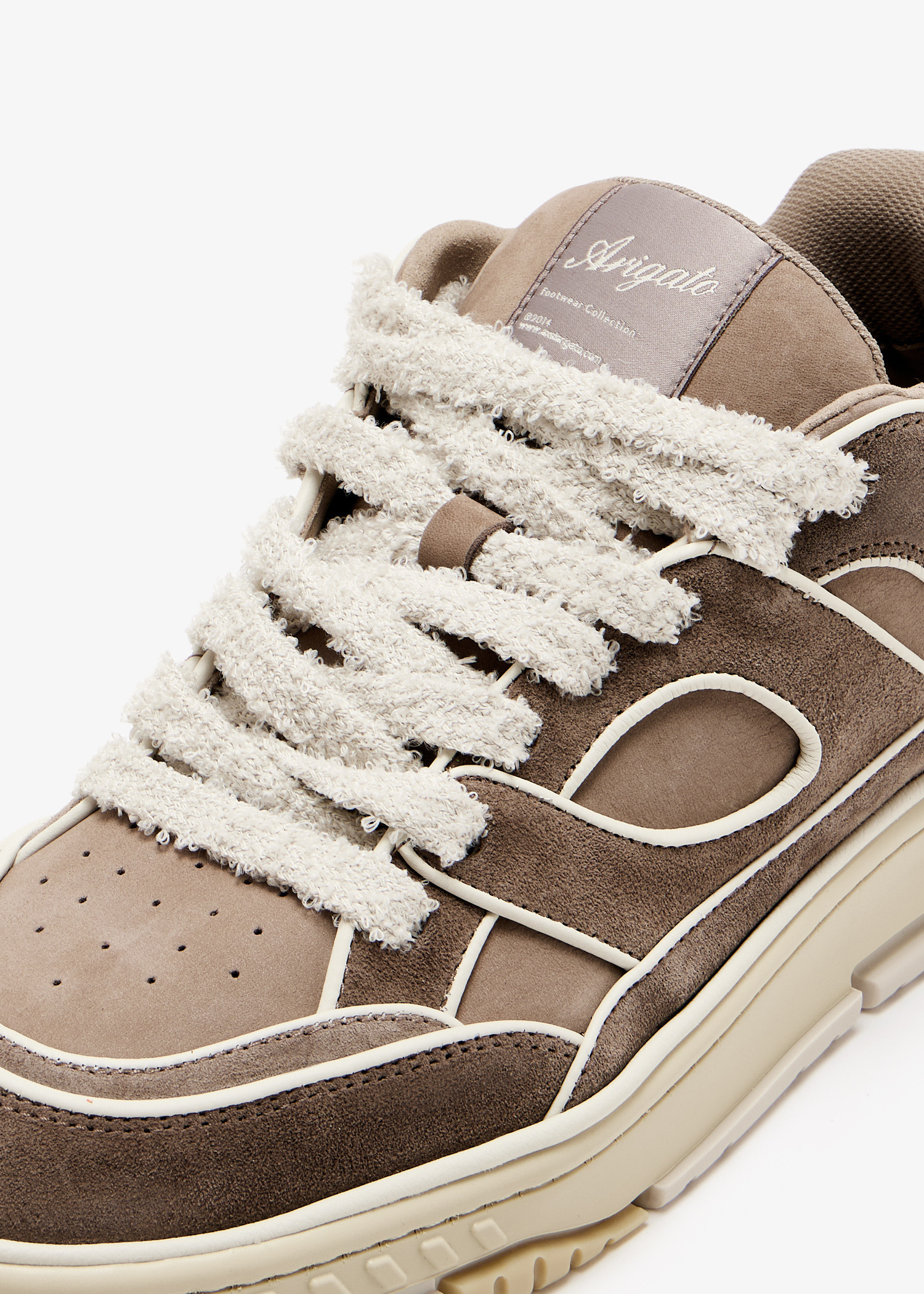 Axel Arigato Area Lo Piping sneakers for Men - Brown in UAE Axel Arigato Area Lo Piping sneakers for Men - Brown in UAE