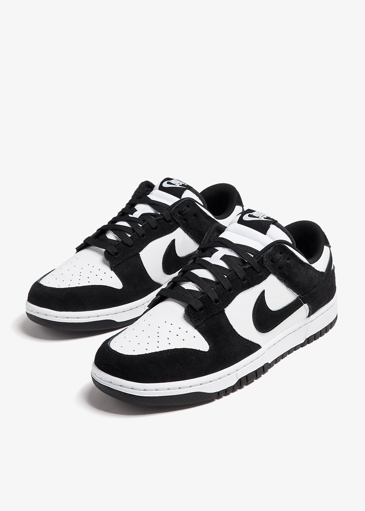 Nike Dunk Low 'Panda' sneakers for Men - Black in Qatar