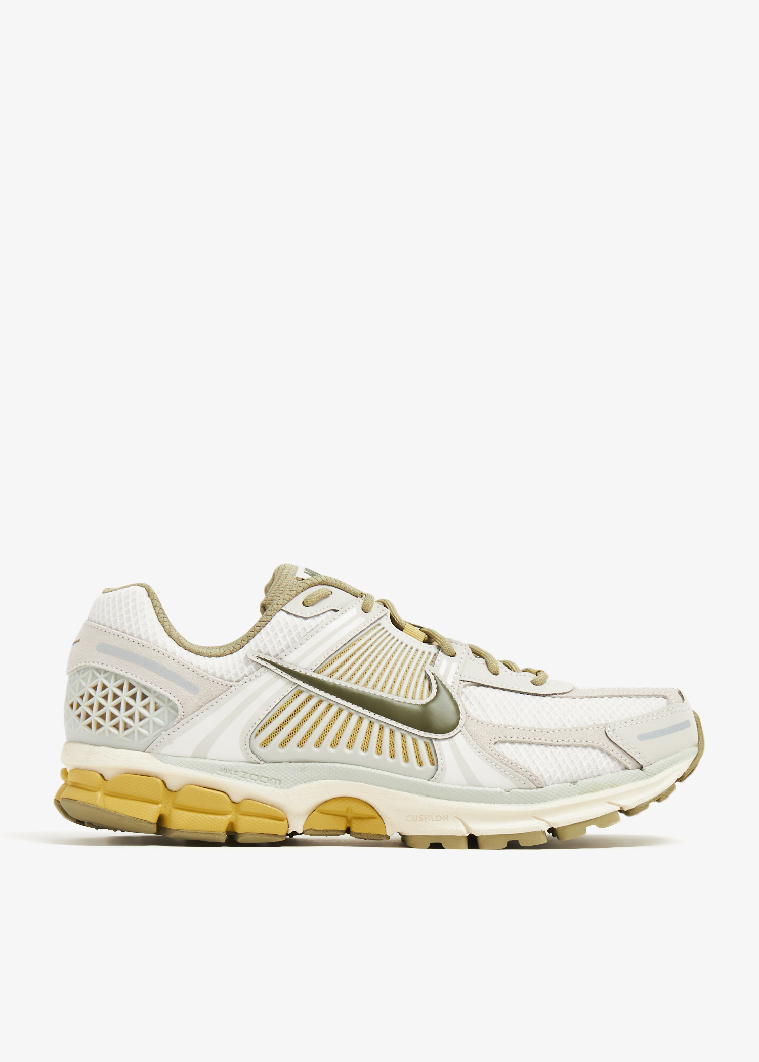 Nike Zoom Vomero 5 运动鞋男款- 米色，阿联酋| Level Shoes