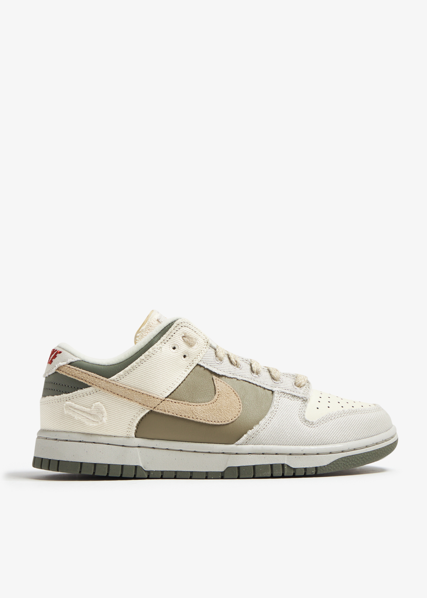 Nike Dunk Low 'Sesame Alabaster' sneakers for Women - Beige in USA