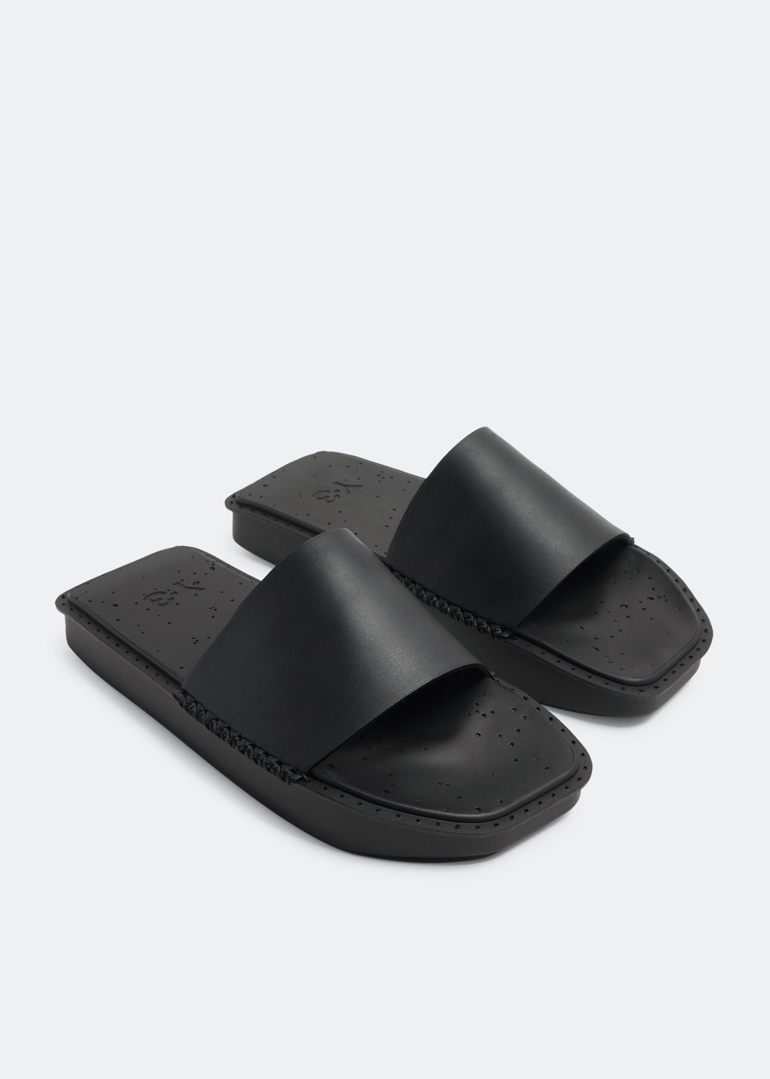 adidas Y-3 Water slides for Men - Black in UAE | Level Shoes