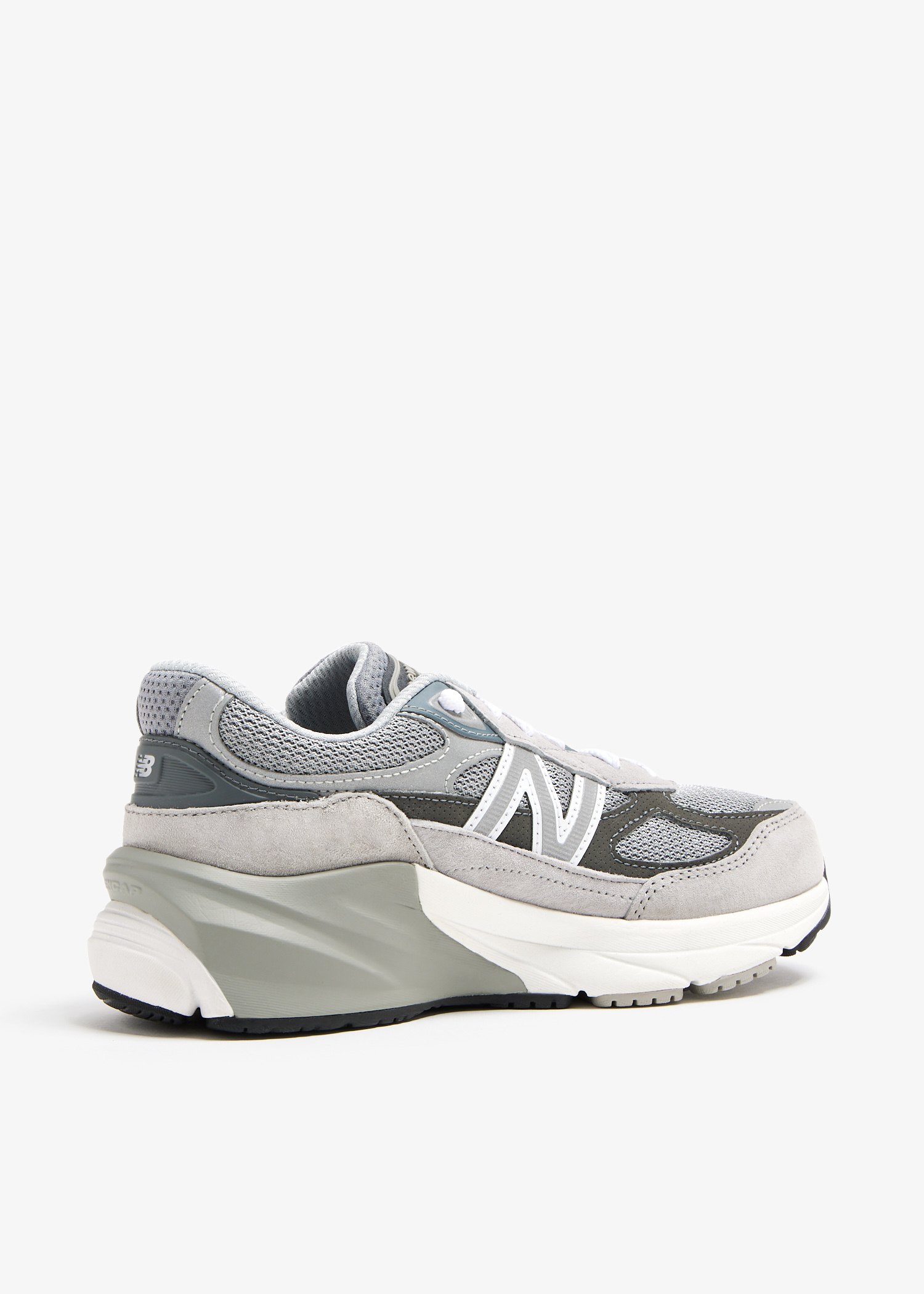 New Balance 990v6 sneakers for Boy - Grey in USA | Level Shoes