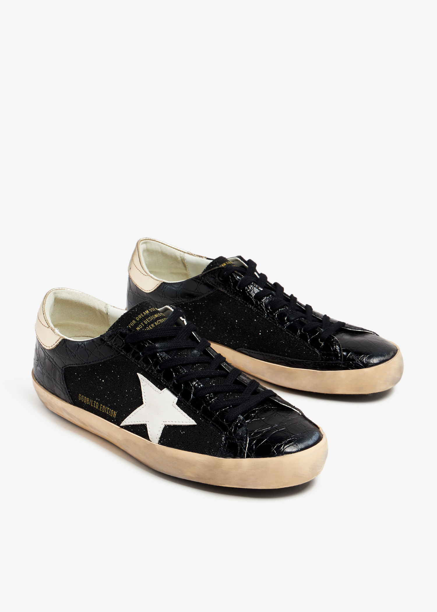 【関税&送料込】Golden  Super-Star Black Low Trainer Wi Golden Goose Super-Star LTD sneakers for Men - Black in