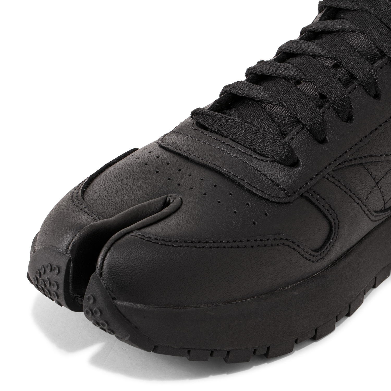 Reebok x Maison Margiela Classic Leather Tabi sneakers for Men