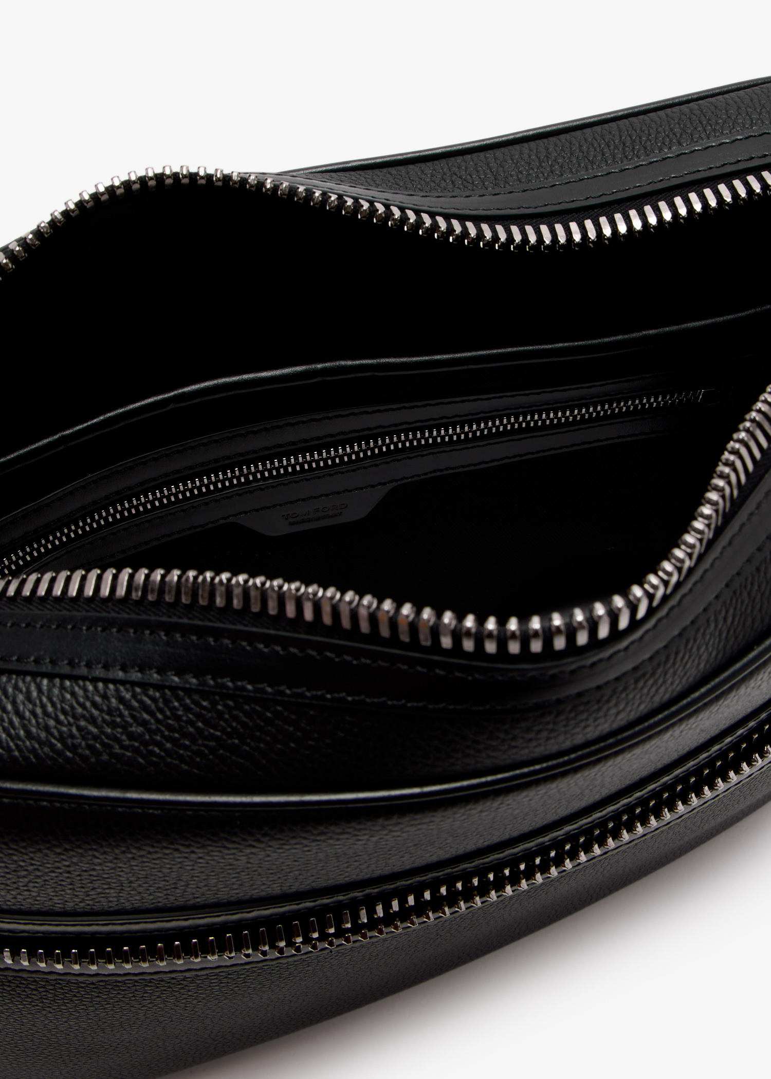 Tom Ford Buckley messenger bag for Men - Black in UAE | Level Shoes