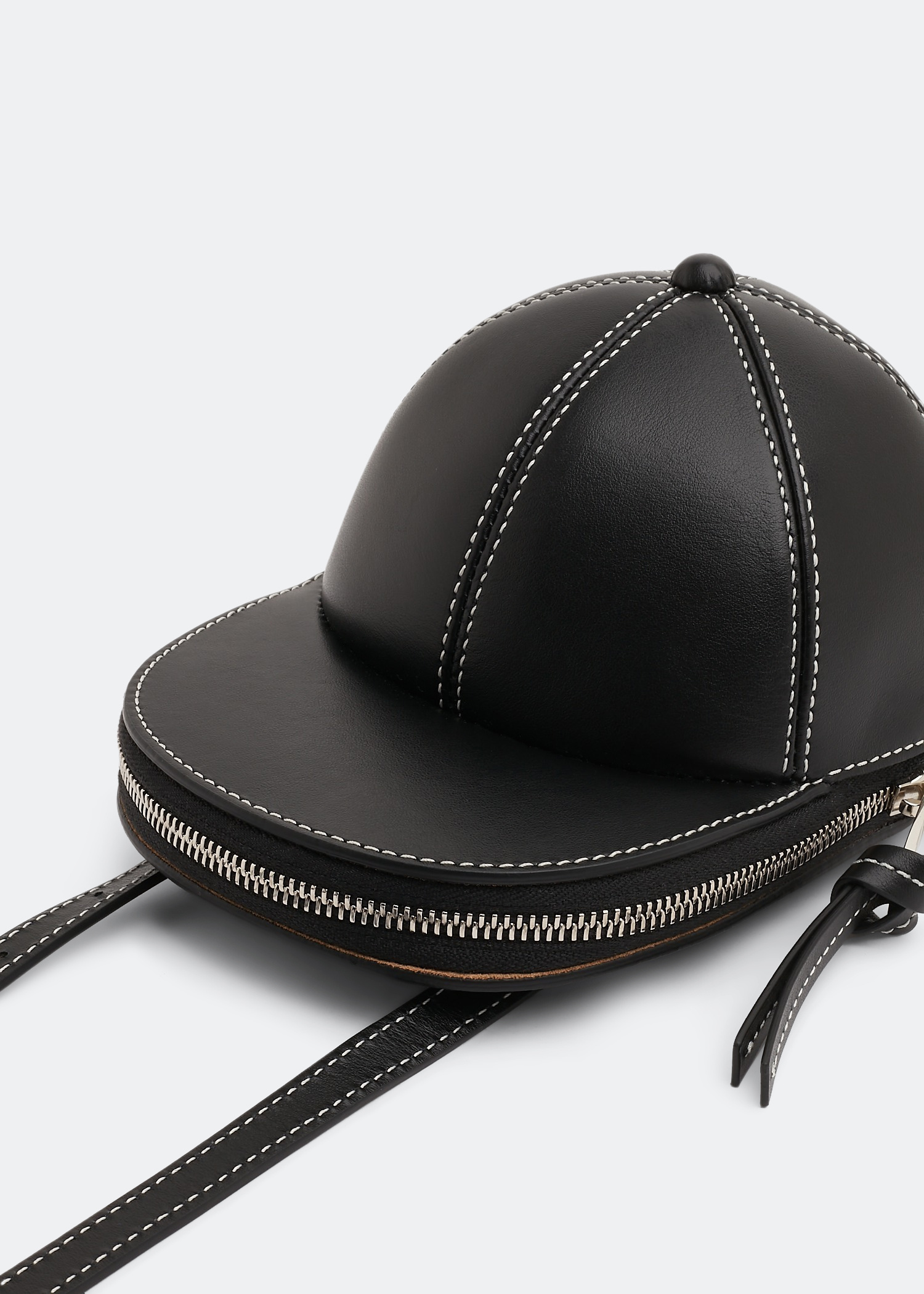 【送料&関税込】J.W. Anderson Midi Cap Shoulder Bag JW Anderson Midi Cap bag for Men - Brown in UAE | Level Shoes