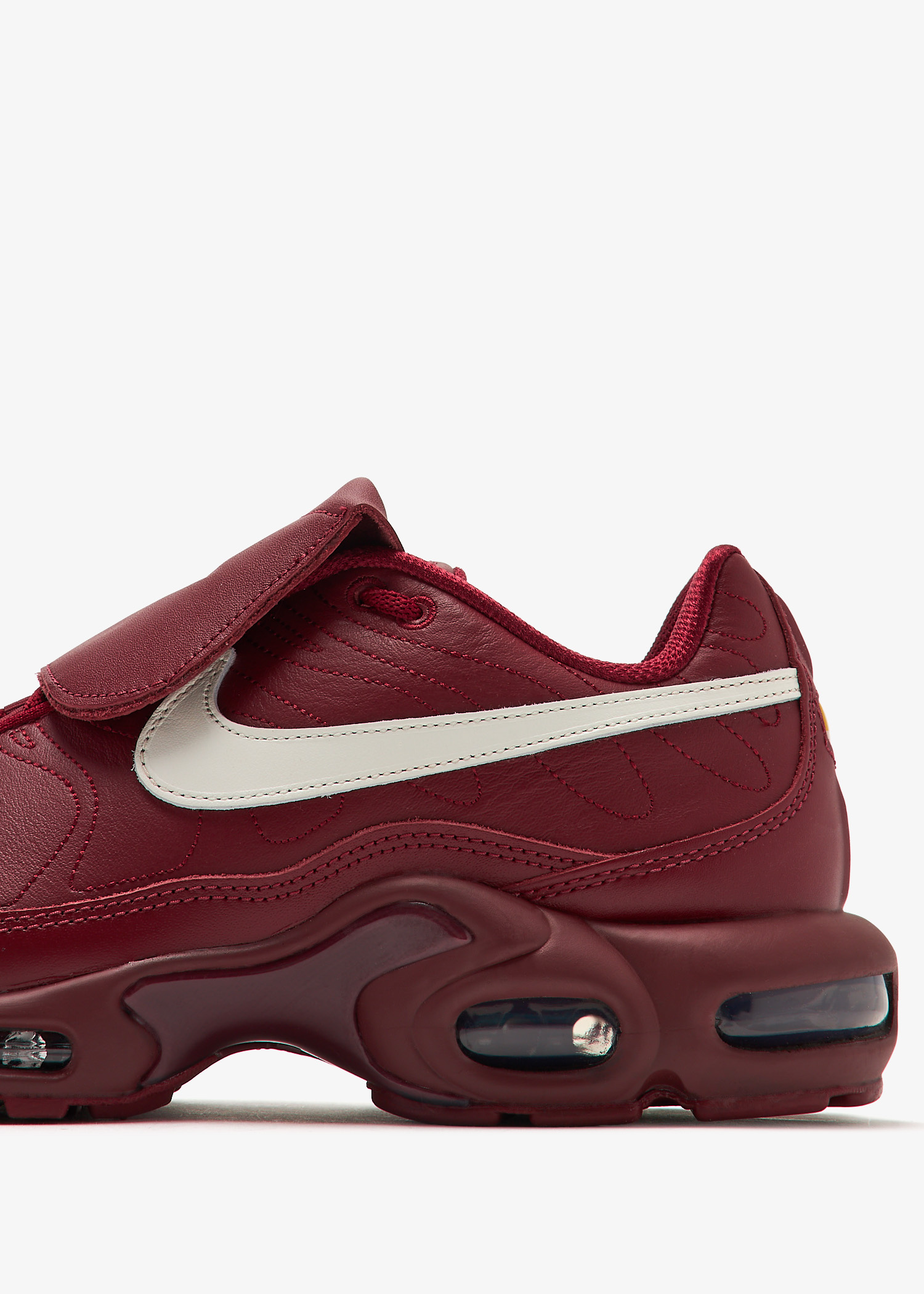 Nike Air Max Plus TNPO sneakers for Men - Red in USA | Level Shoes