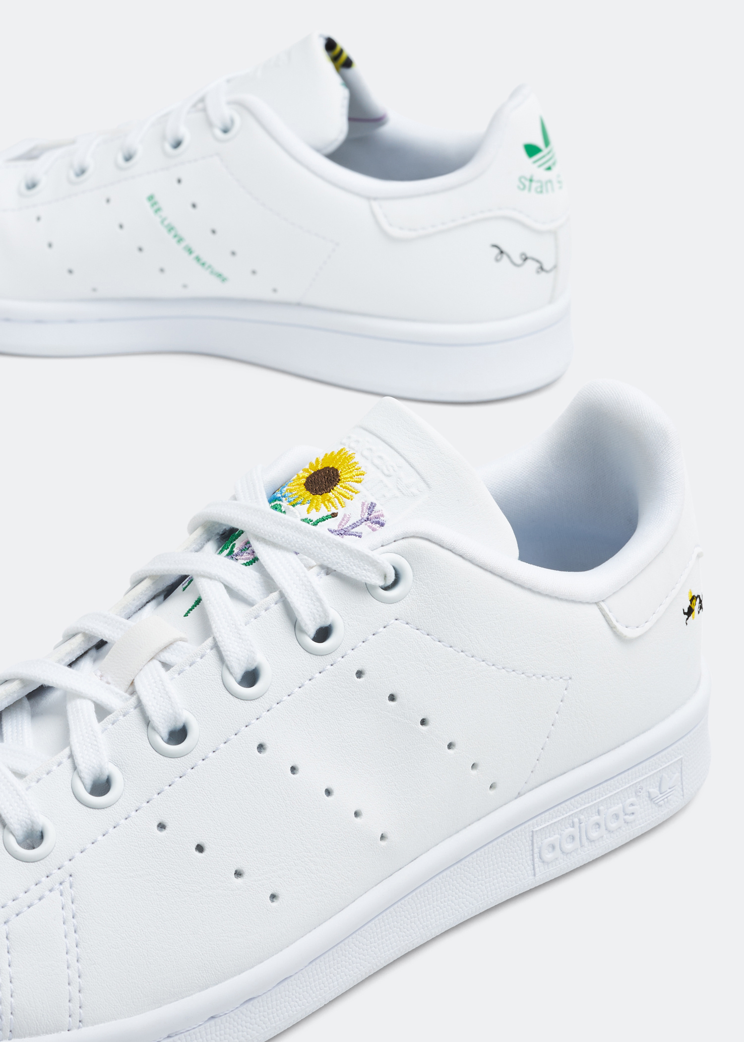 adidas Stan Smith sneakers for Girl - White in USA | Level Shoes