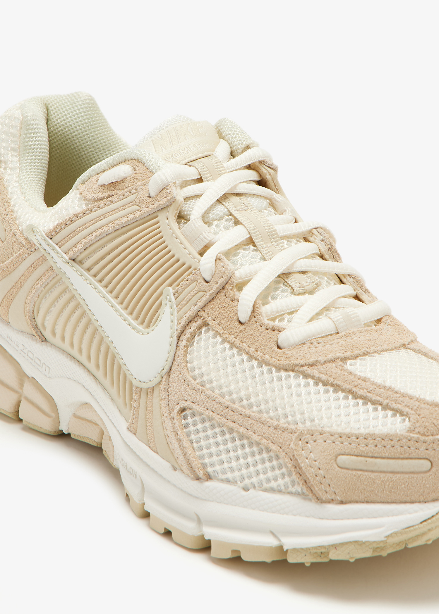 Nike Zoom Vomero 5 sneakers for Women - Beige in Qatar