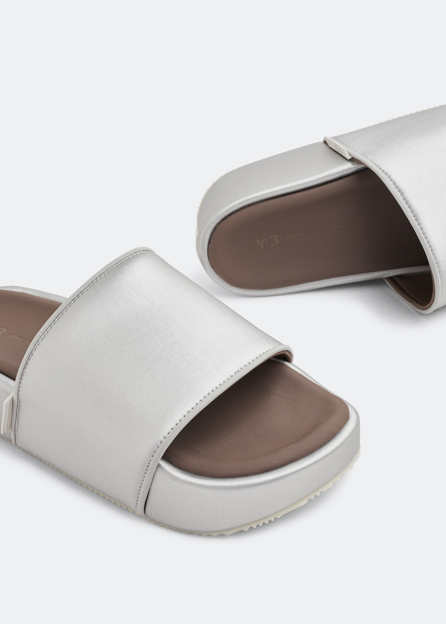 Y-3 SLIDES
2022SS（春夏）モデル Y-3 YOHJI YAMAMOTO ADIDAS WHITE LEATHER PLATFORM SLIDES