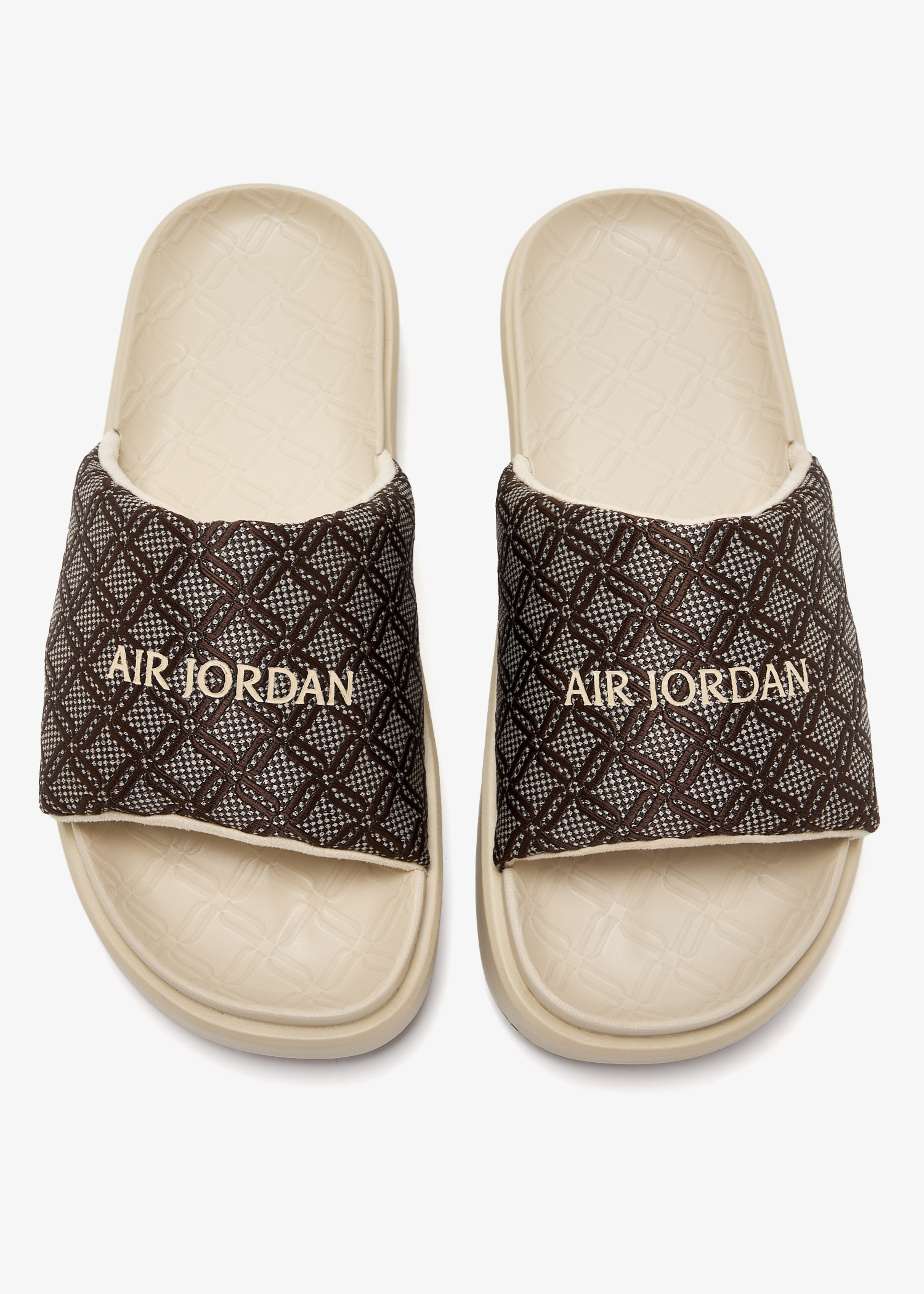 【NIKE】W JORDAN SOPHIA SLIDE/追跡+関税+全国送料込み NIKE Jordan Sophia Slide ジョーダン サンダル 追跡送料関税込