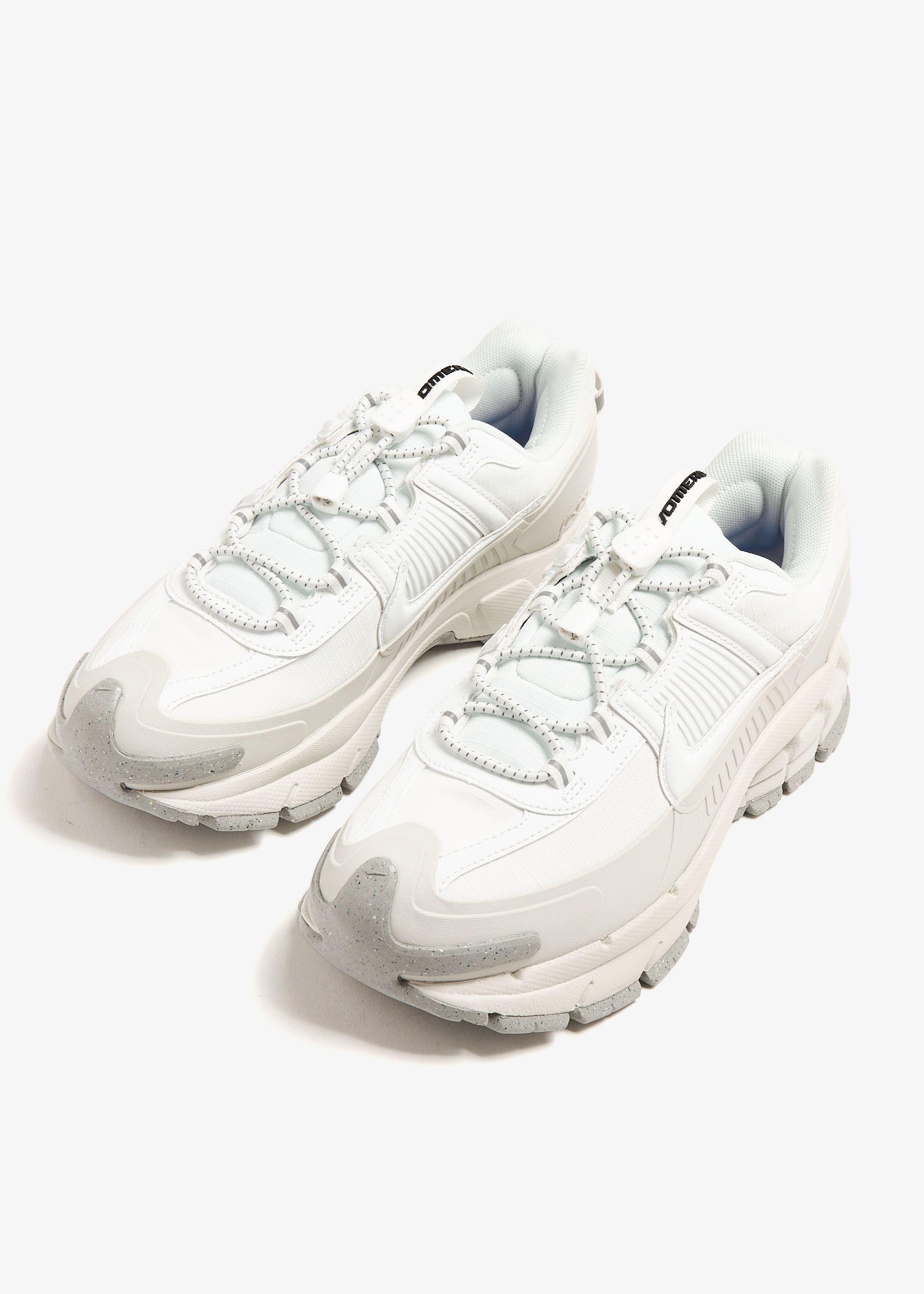 Nike Zoom Vomero 5 Roam 女士运动鞋- 白色| Level Shoes