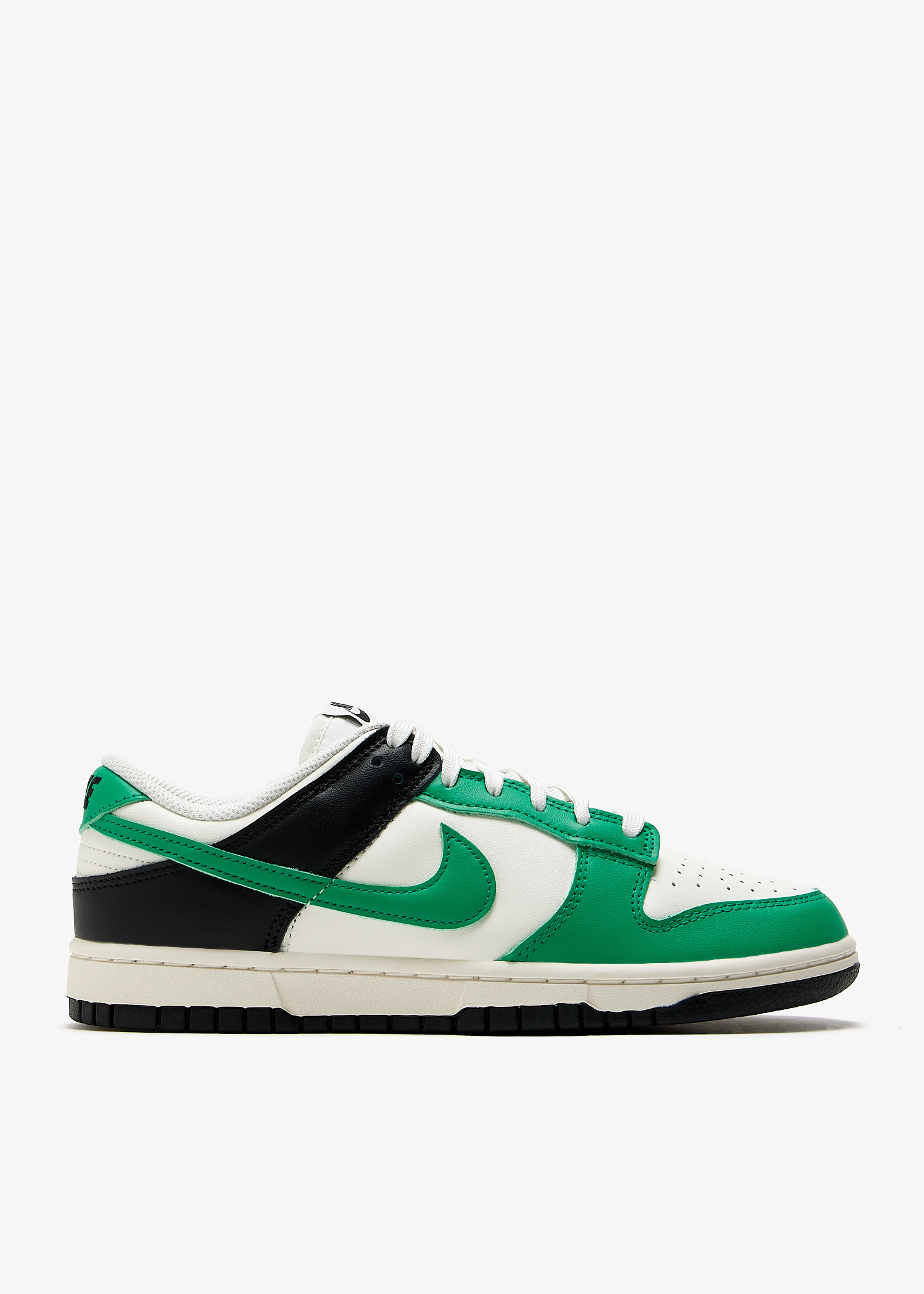 Nike Dunk Low 'Celtics' sneakers for Women - Green in UAE Nike Dunk Low 'Celtics' sneakers for Women - Green in UAE