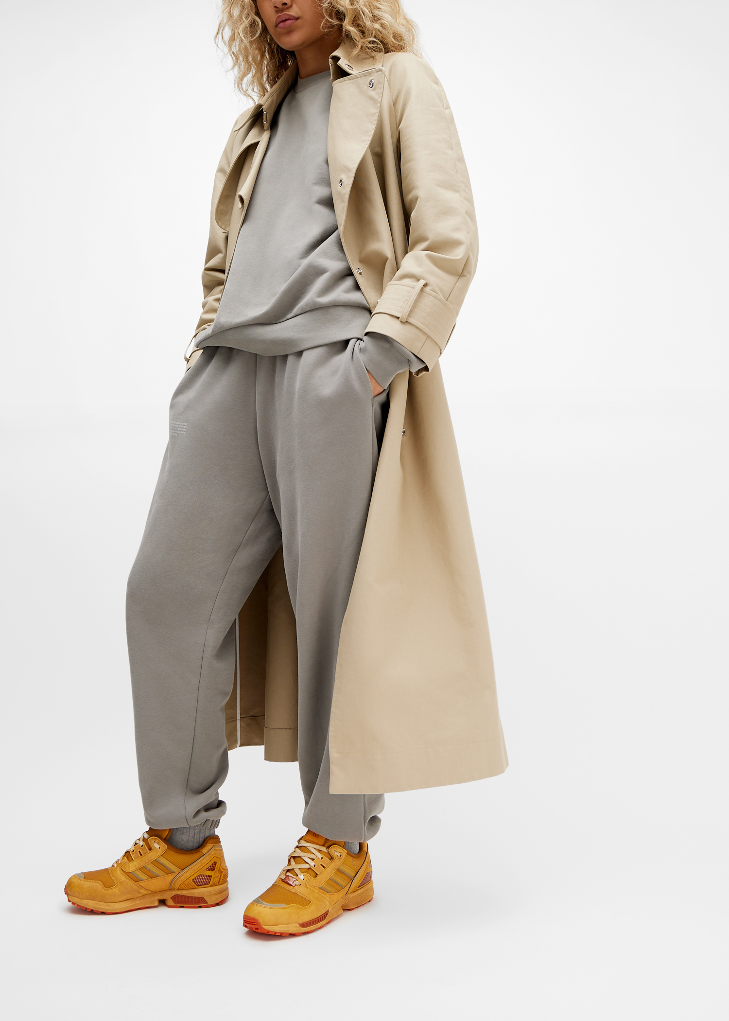 adidas x END. ZX 8000 'Consortium Cup' 女士运动鞋- 黄色| Level Shoes