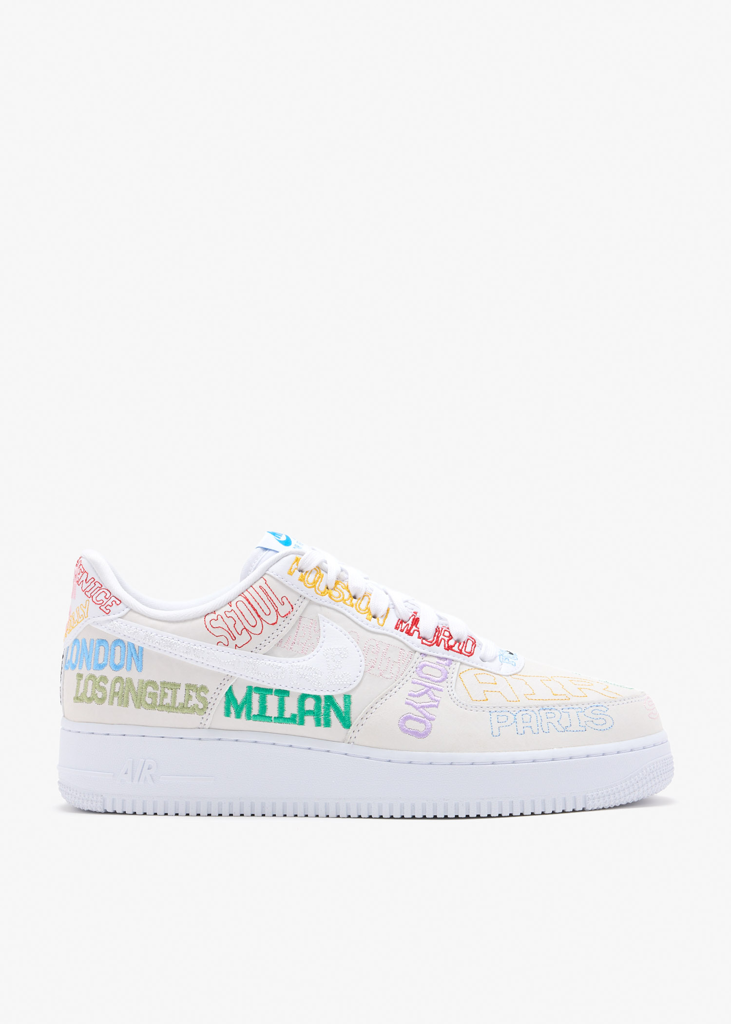 Nike Air Force 1 '07 'On Tour' sneakers for Men - White in UAE