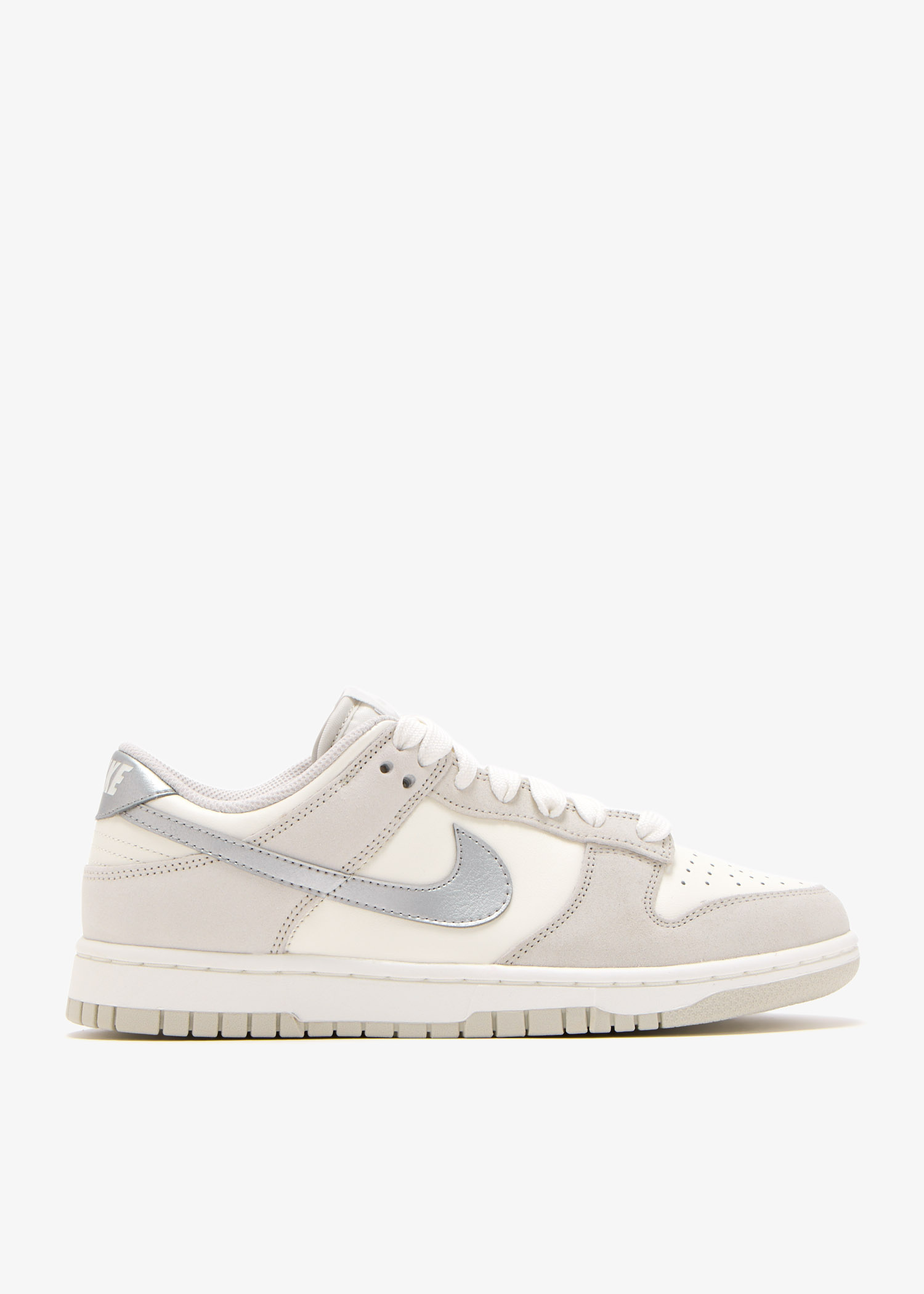 Nike Dunk Low sneakers for Women - Cream in USA | Level Shoes