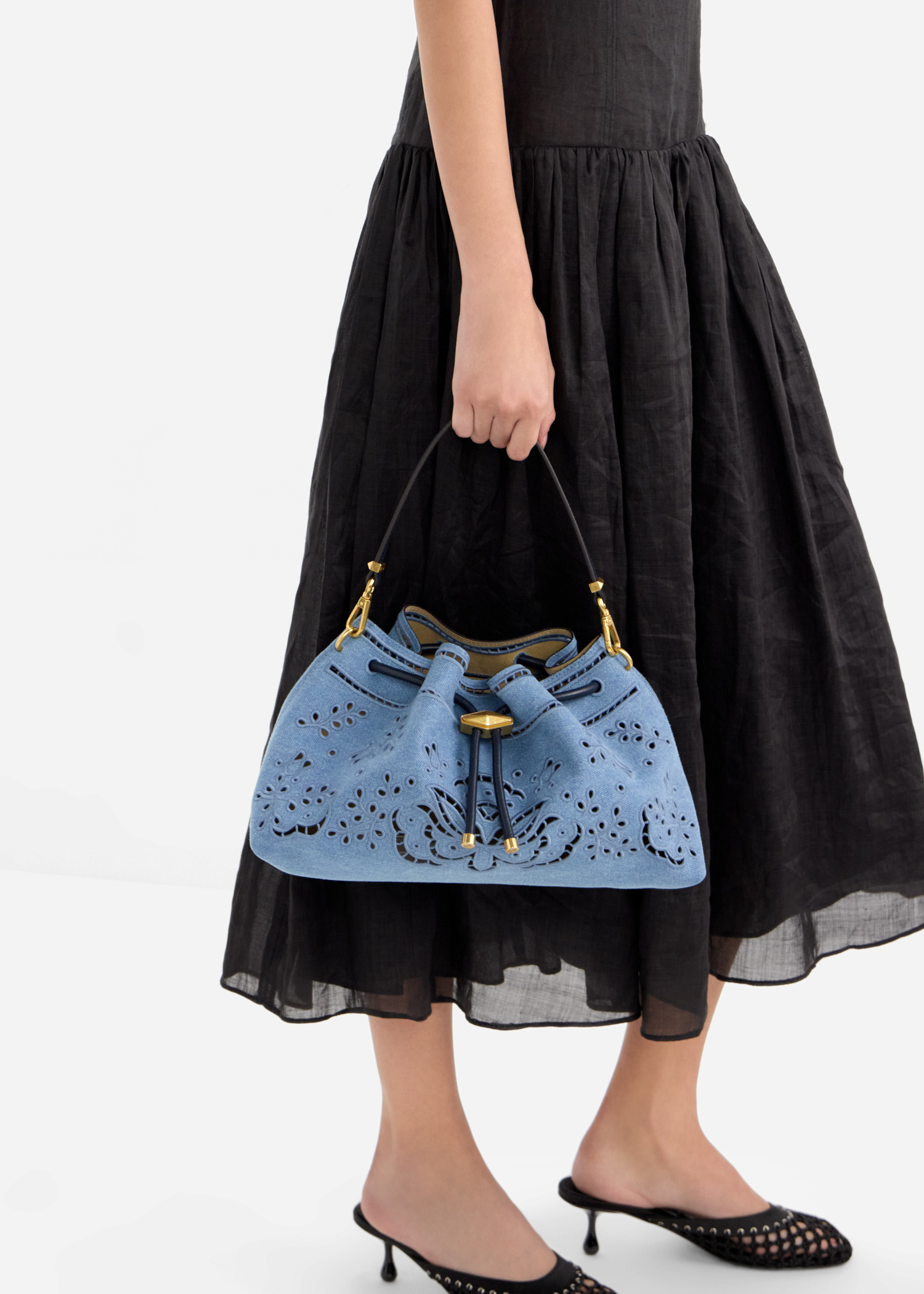 【JIMMY CHOO】Fenix/M denim milk ★関税送料込み Jimmy Choo Cinch M bag for Women - Blue in UAE | Level Shoes