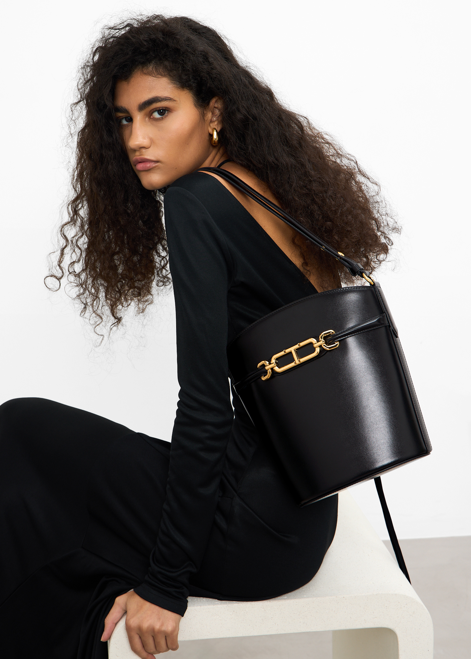 Tom Ford Medium Bucket bag for Women - Black in UAE | Level