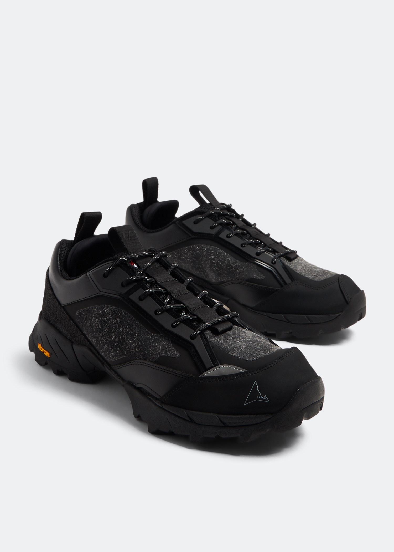 ROA Lhakpa hiking sneakers for Men - Black in USA | Level Shoes