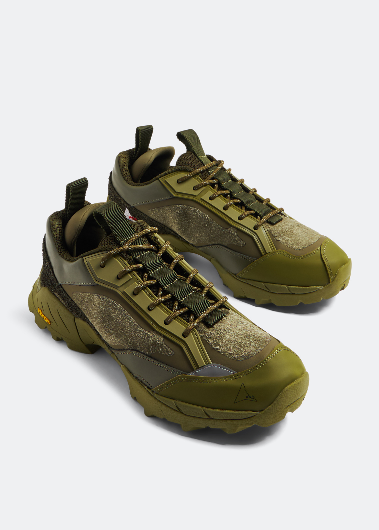 ROA Lhakpa hiking sneakers for Men - Green in UAE | Level Shoes